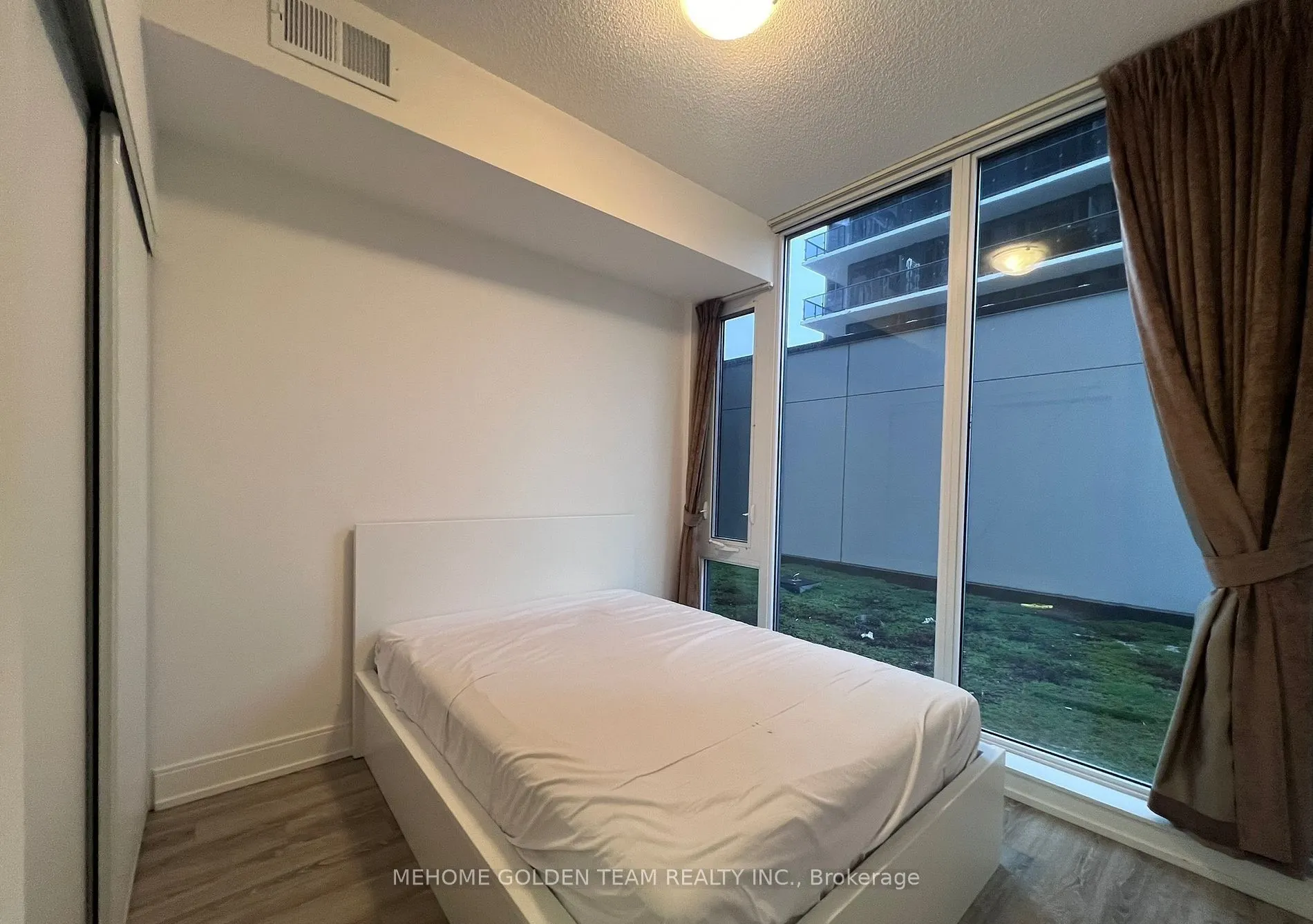 9600 Yonge Street, #218B