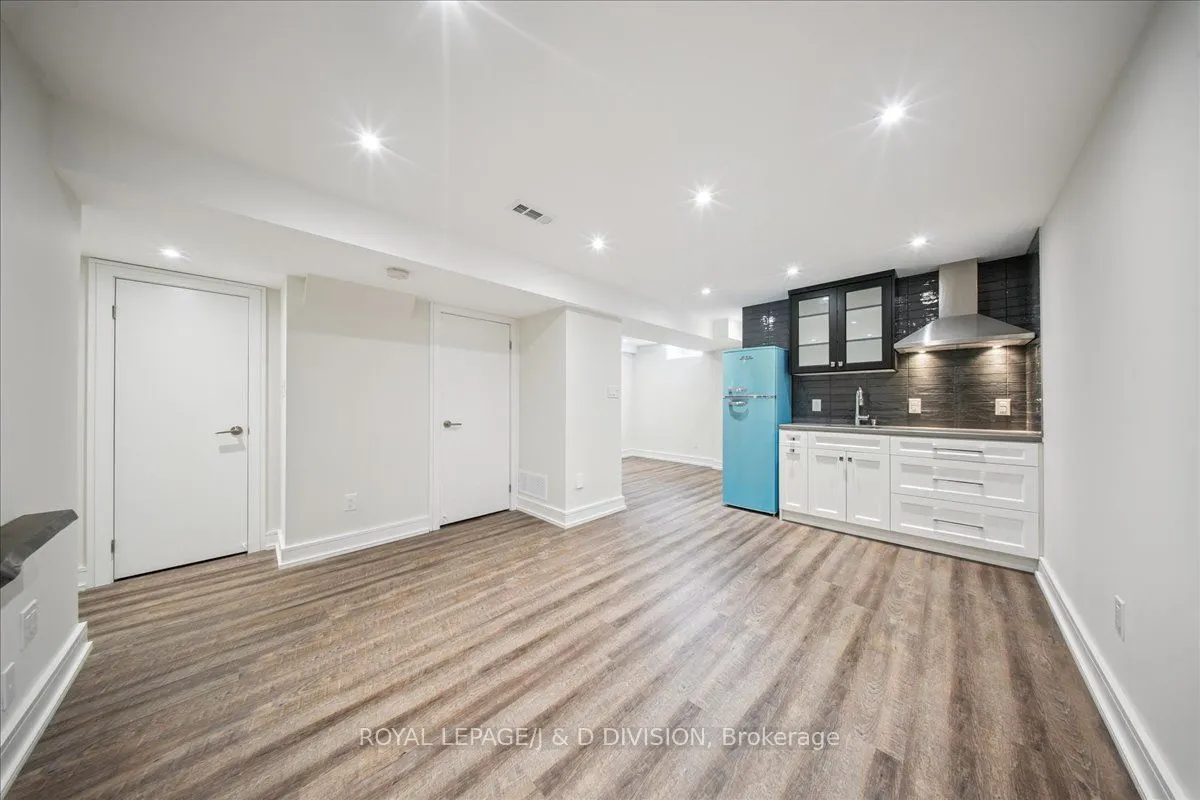 206 Kelso Crescent
