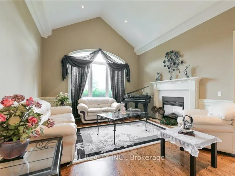 15 Lake Woods Drive