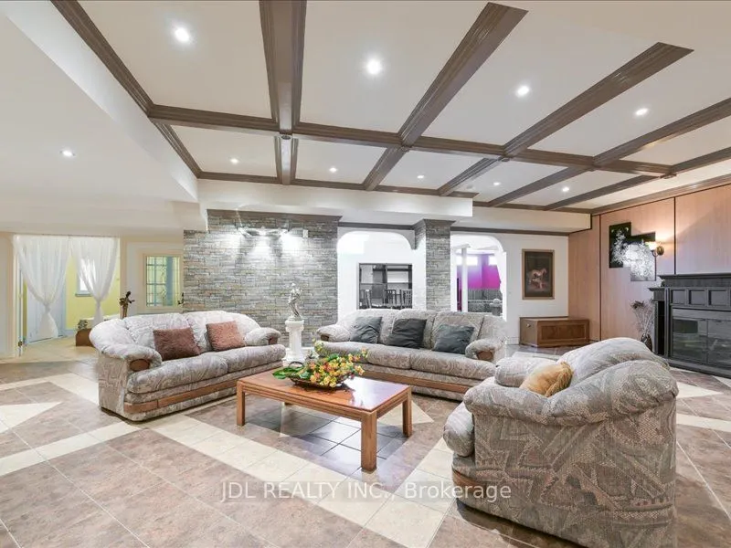 15 Lake Woods Drive