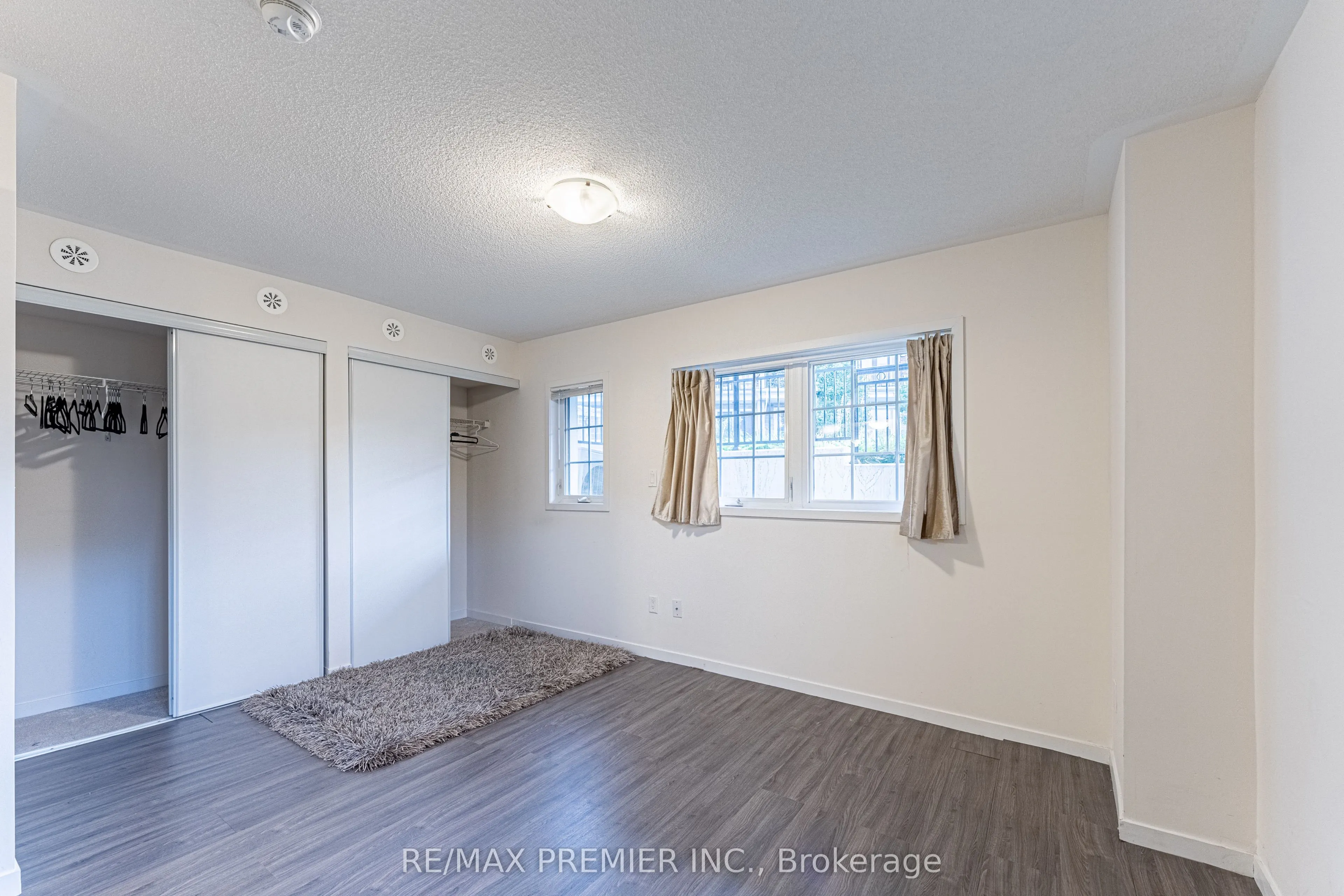 26 Bruce Street, #B02