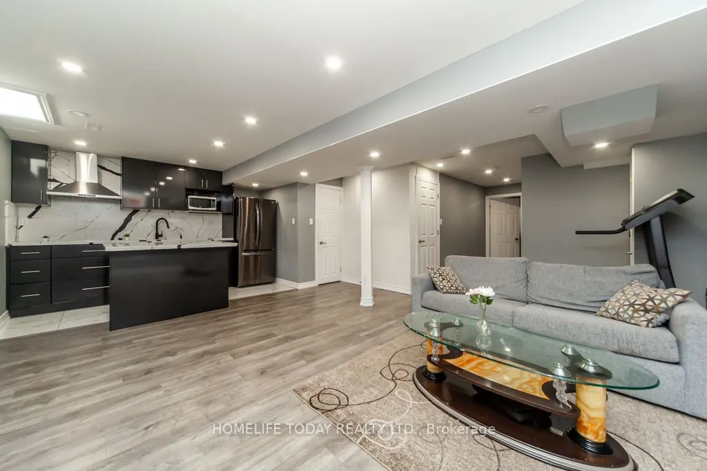 6 Fiorentina Avenue