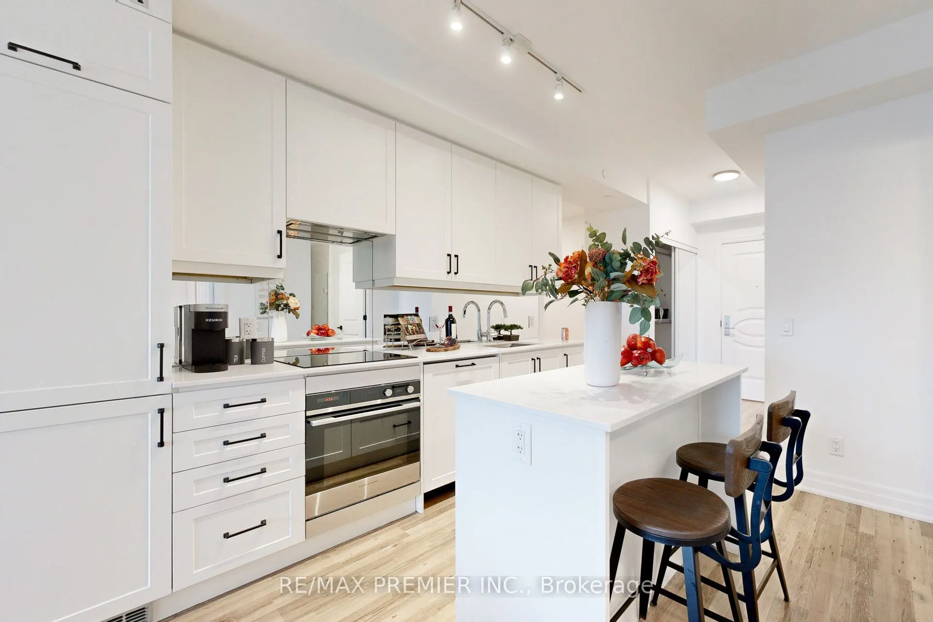 9085 Jane Street, #Suite 1907