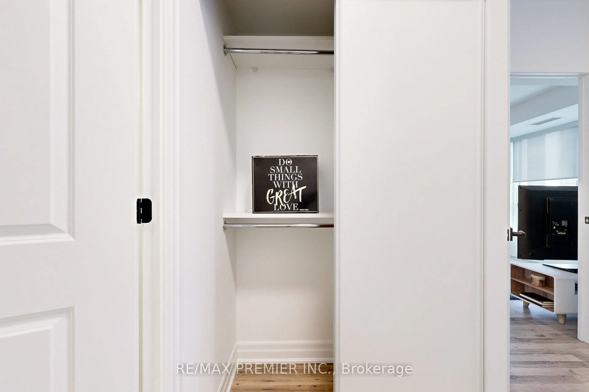 9085 Jane Street, #Suite 1907