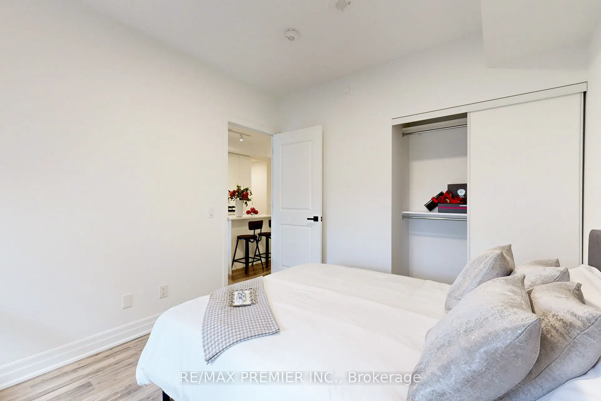 9085 Jane Street, #Suite 1907