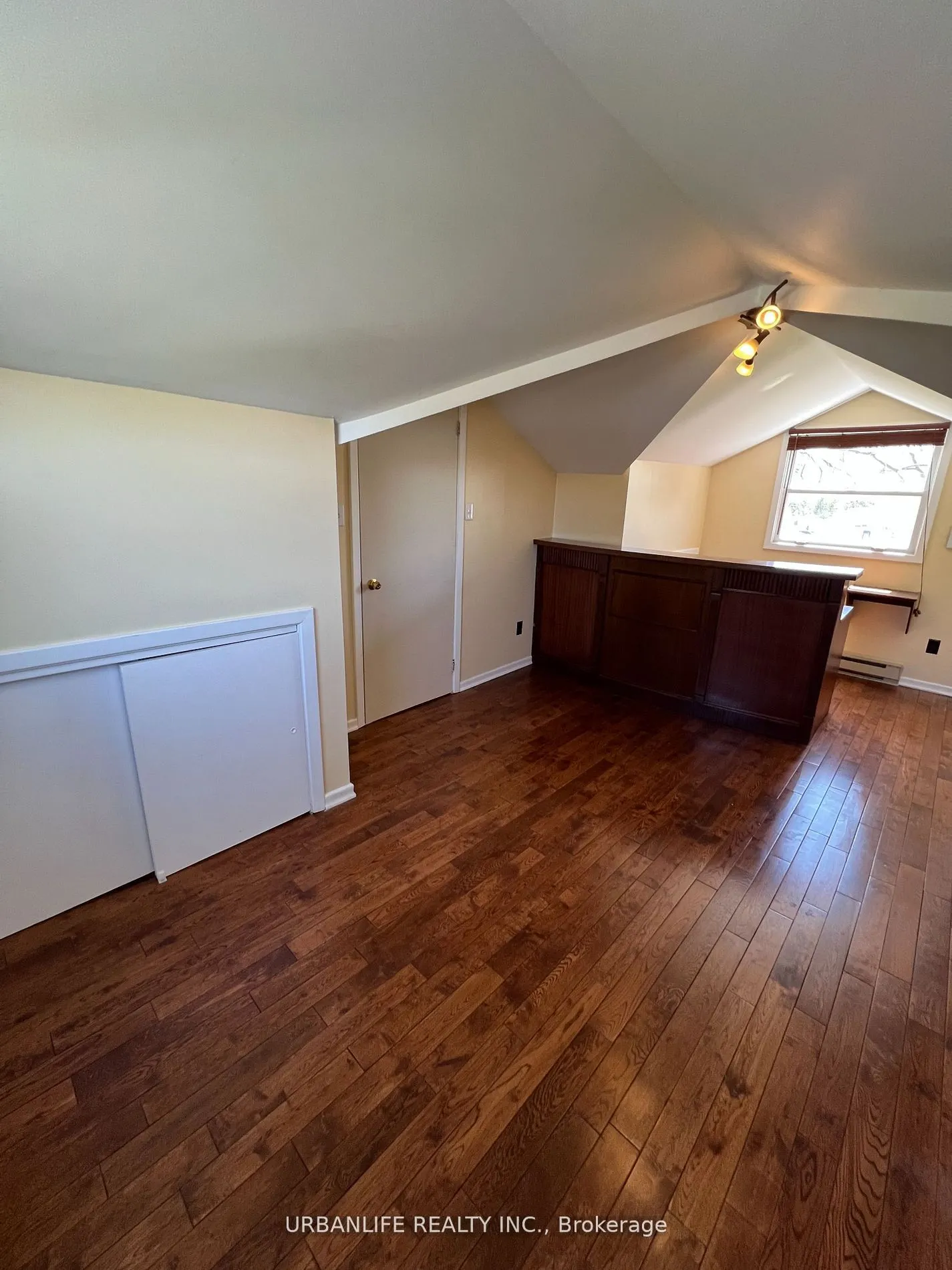 19027 Leslie Street, #220