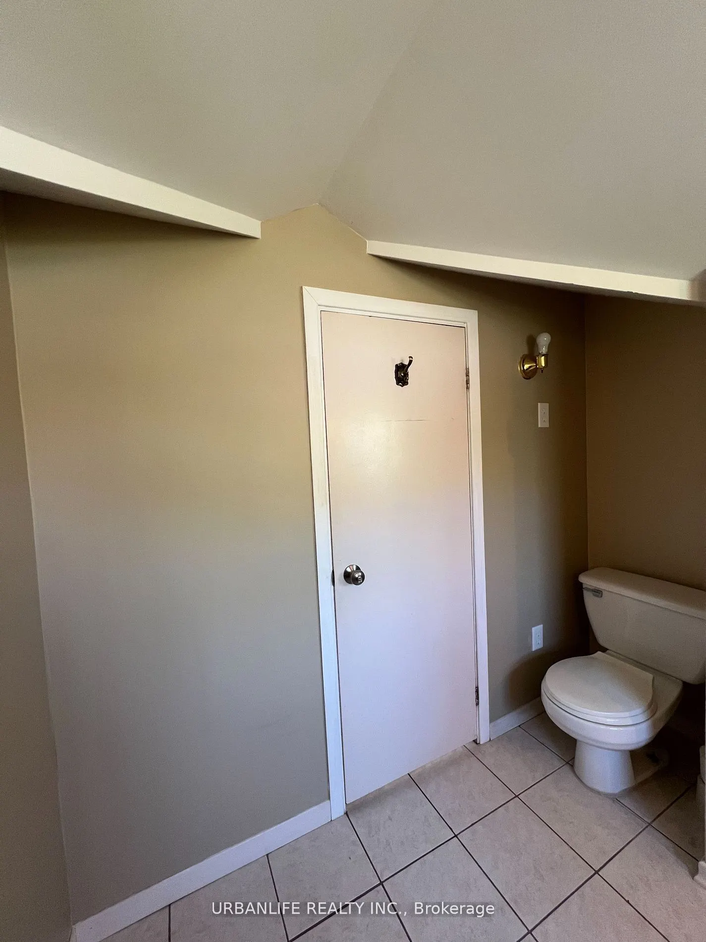 19027 Leslie Street, #220