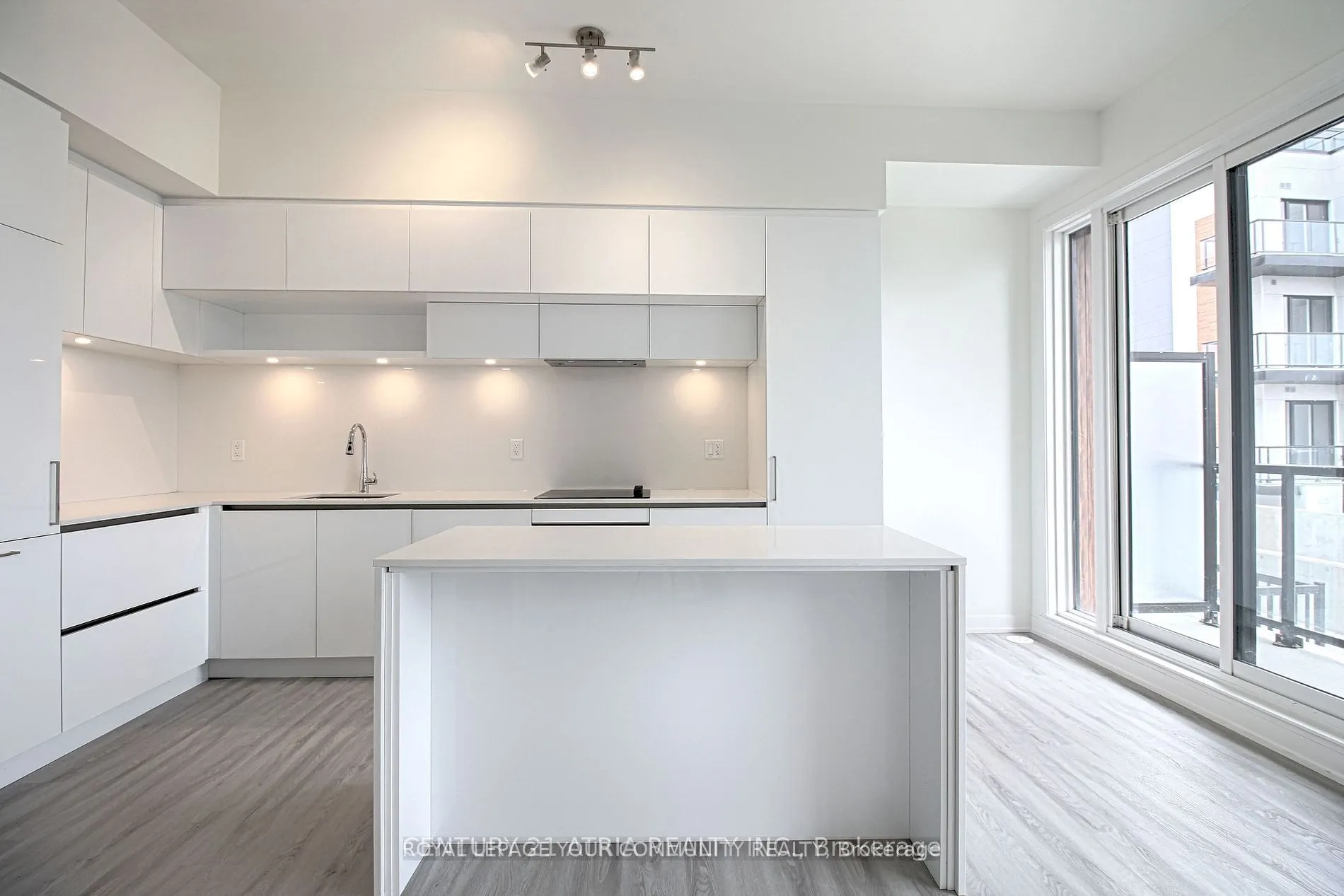15 David Eyer Road, #1406