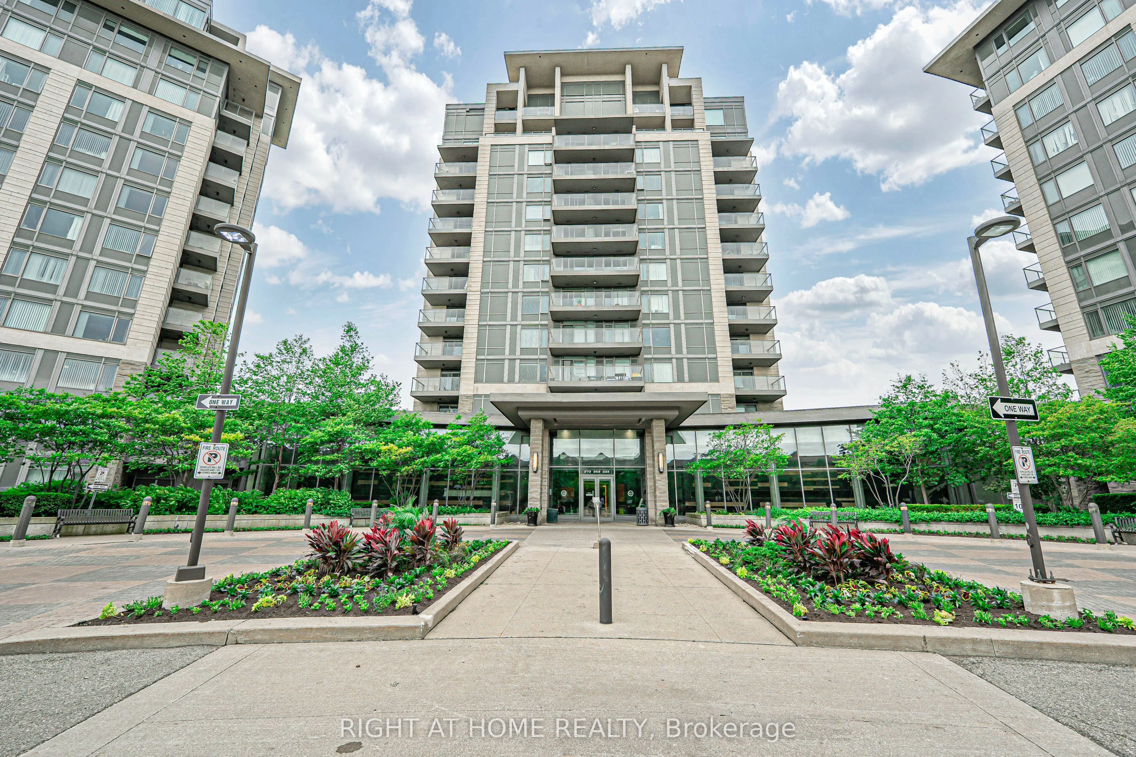 273 South Park Road, #809