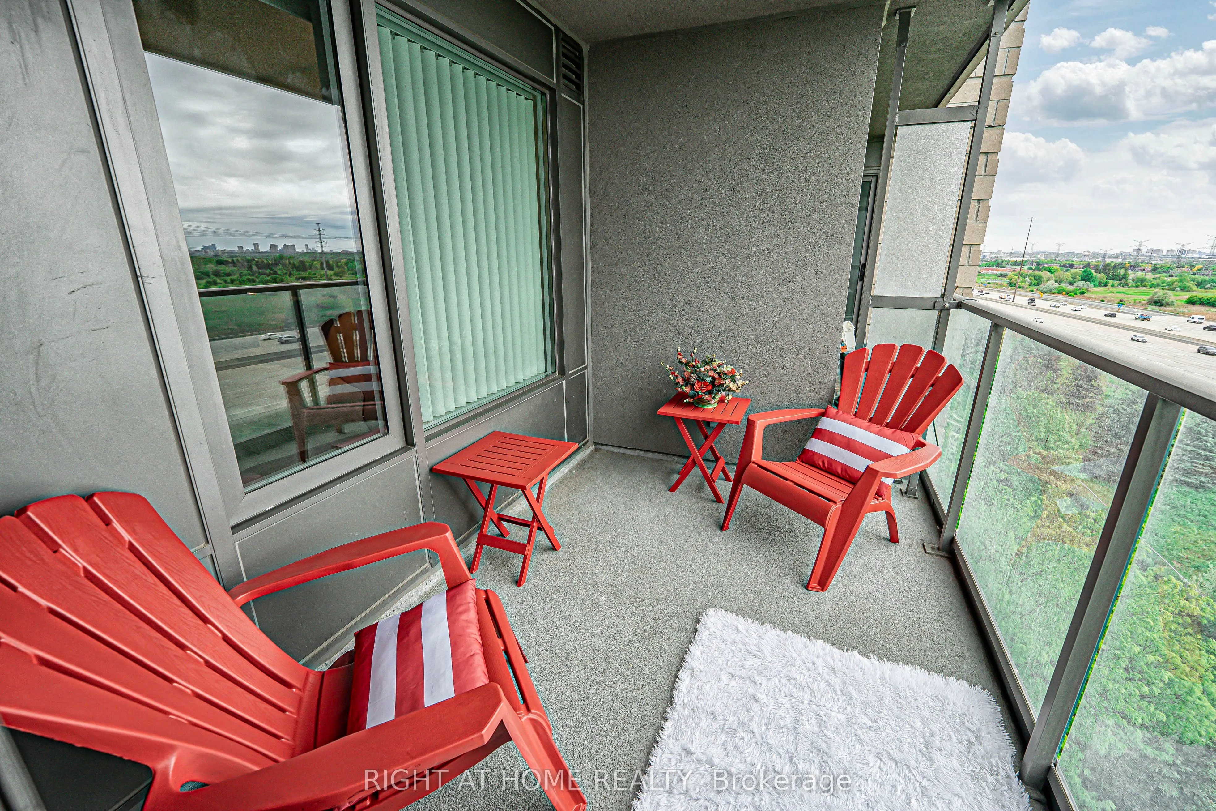 273 South Park Road, #809