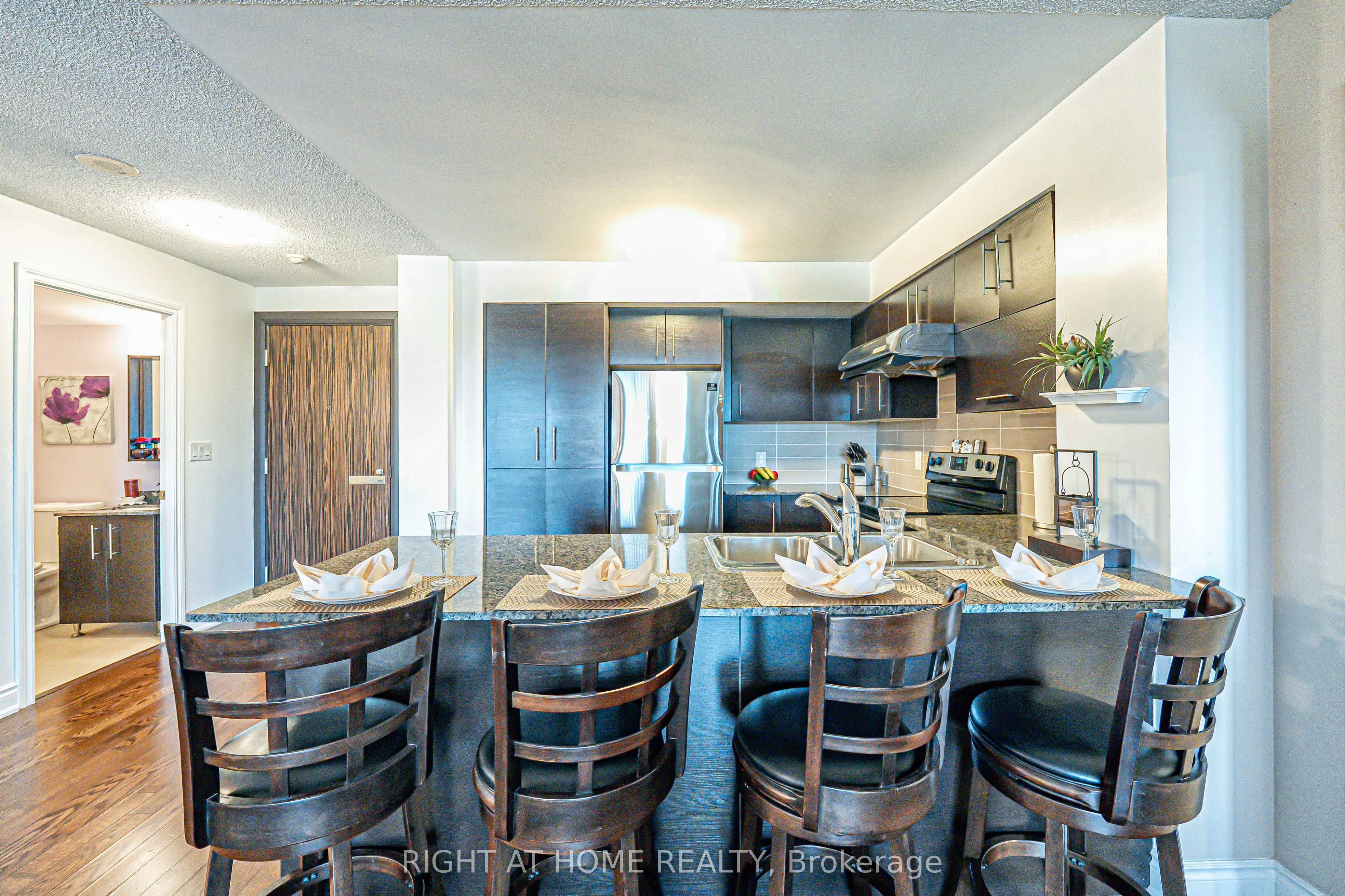 273 South Park Road, #809