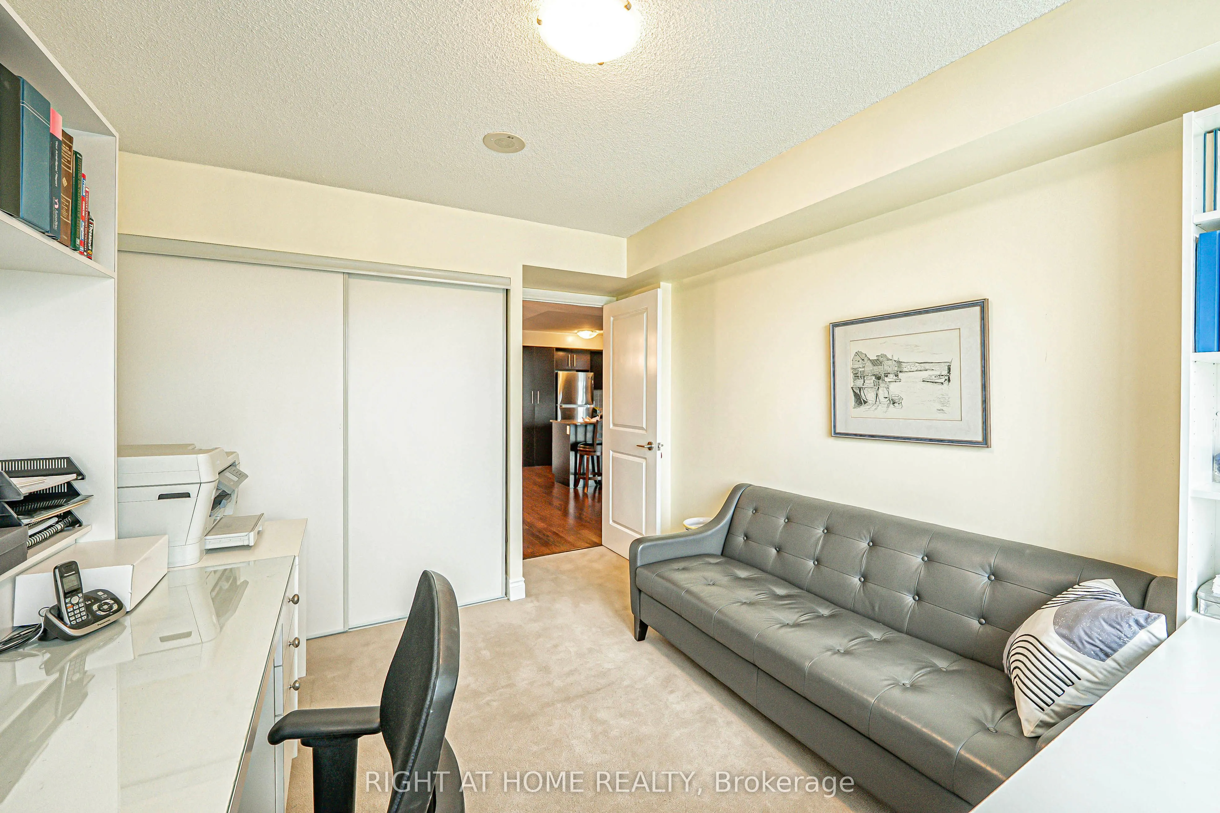 273 South Park Road, #809