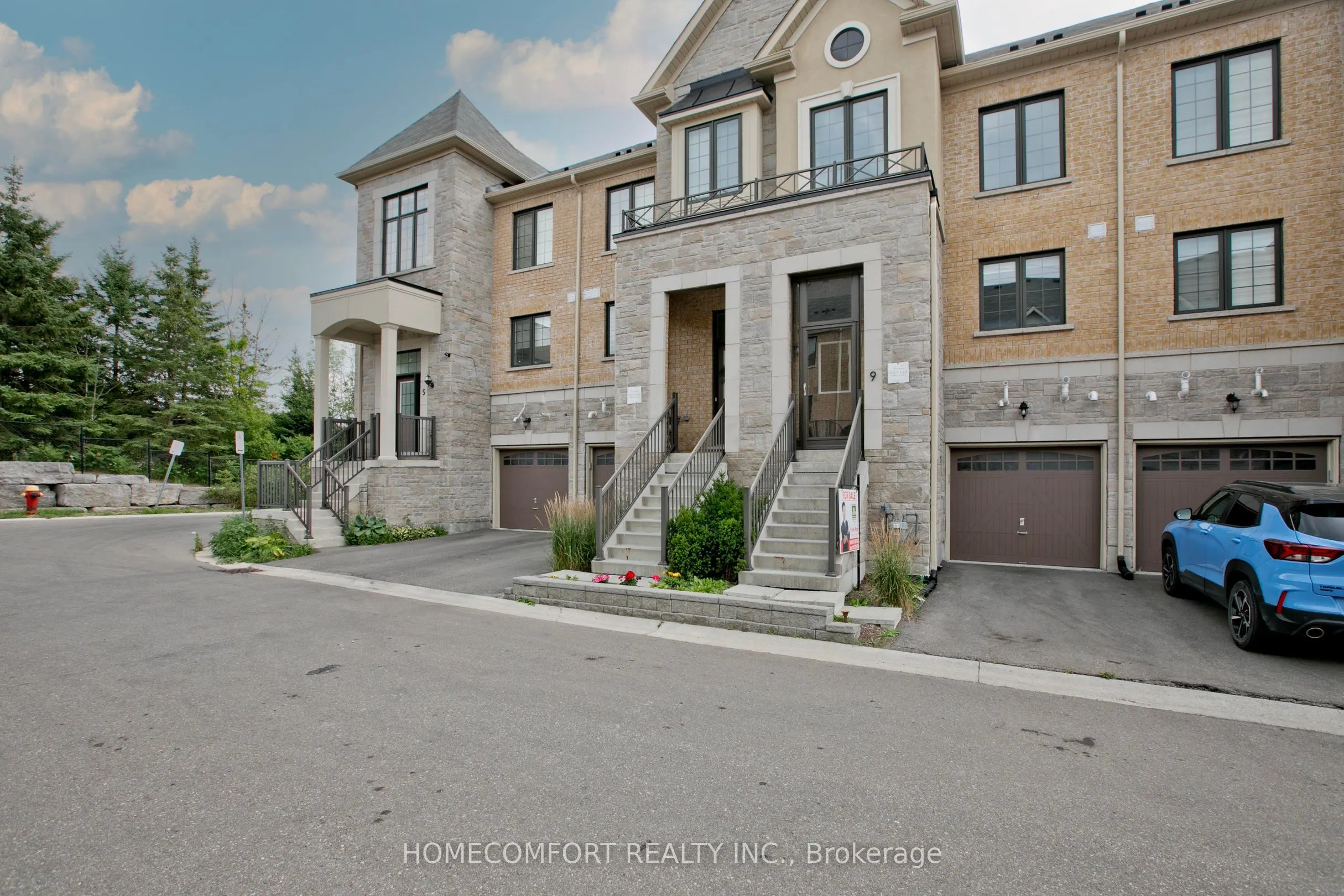 9 Milbourne Lane