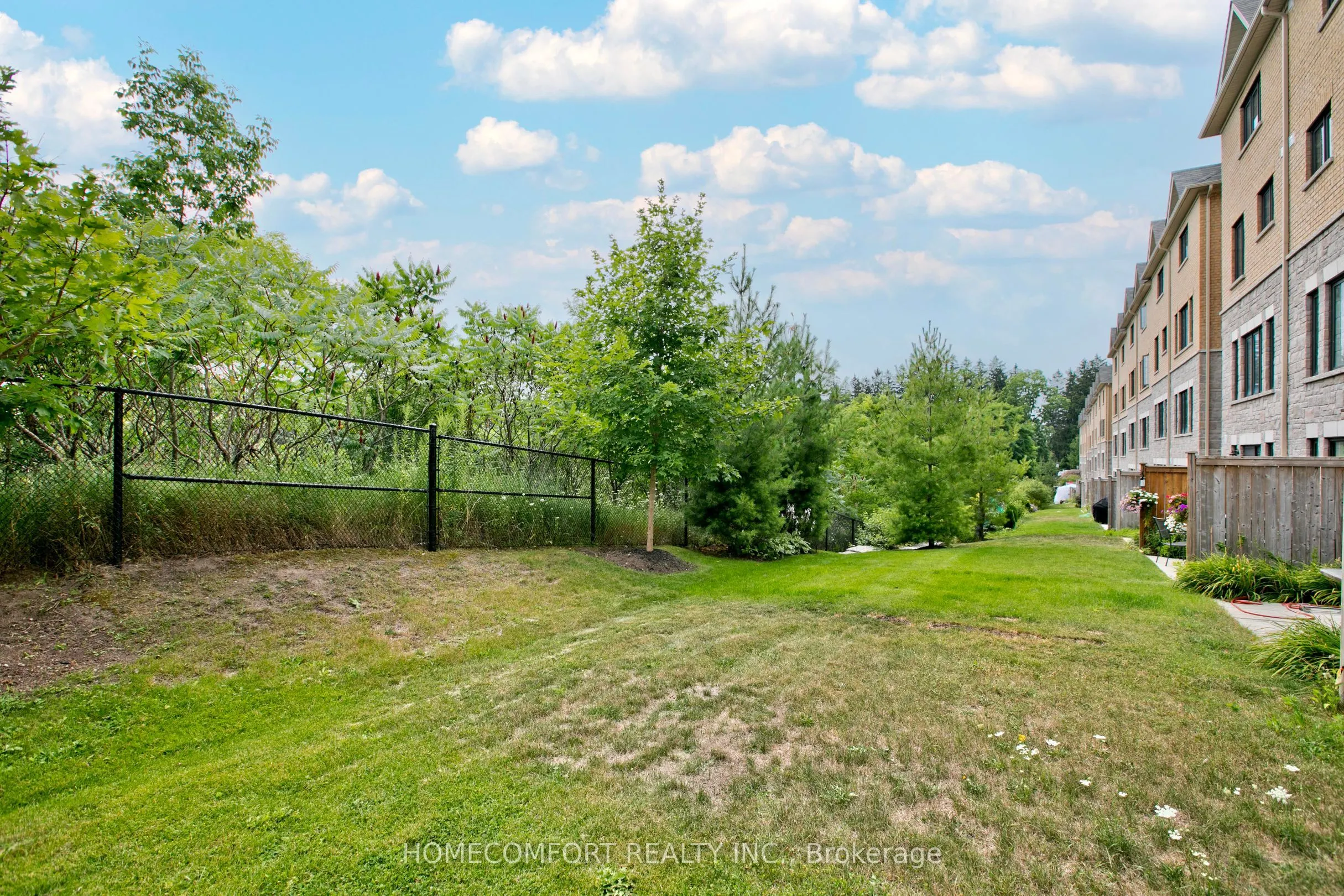 9 Milbourne Lane