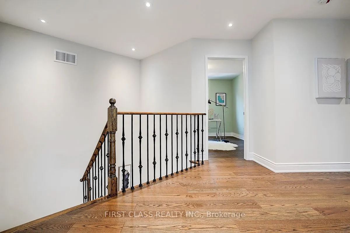 50 Hayfield Crescent