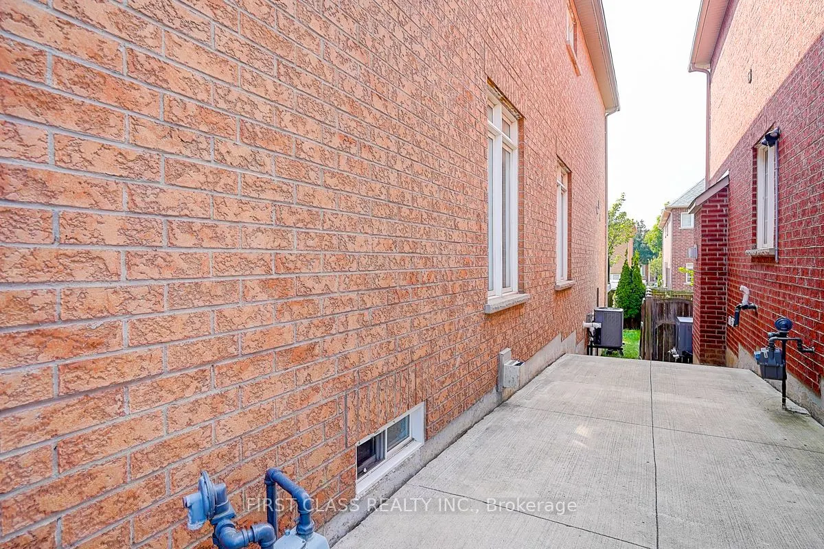 50 Hayfield Crescent