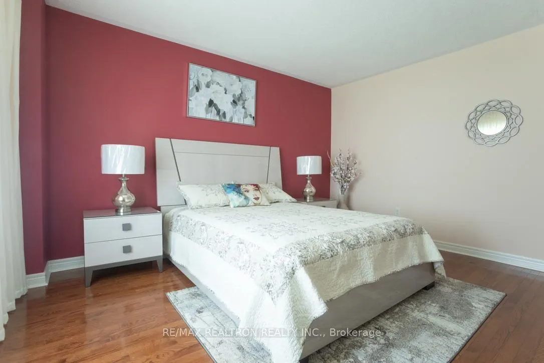 54 Chayna Crescent