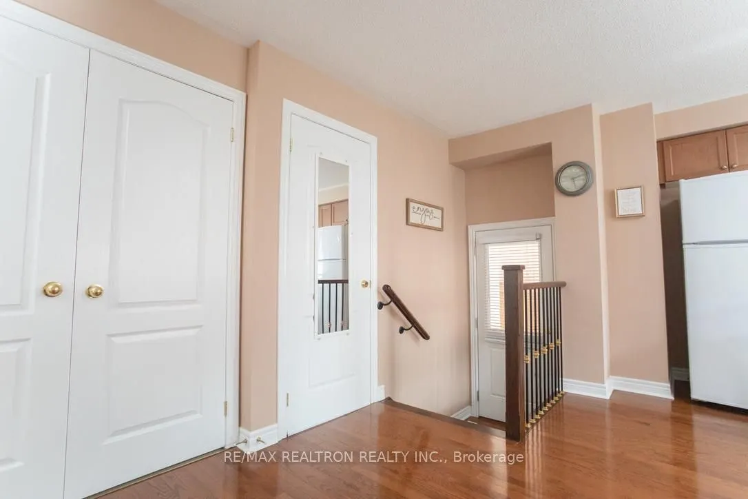 54 Chayna Crescent