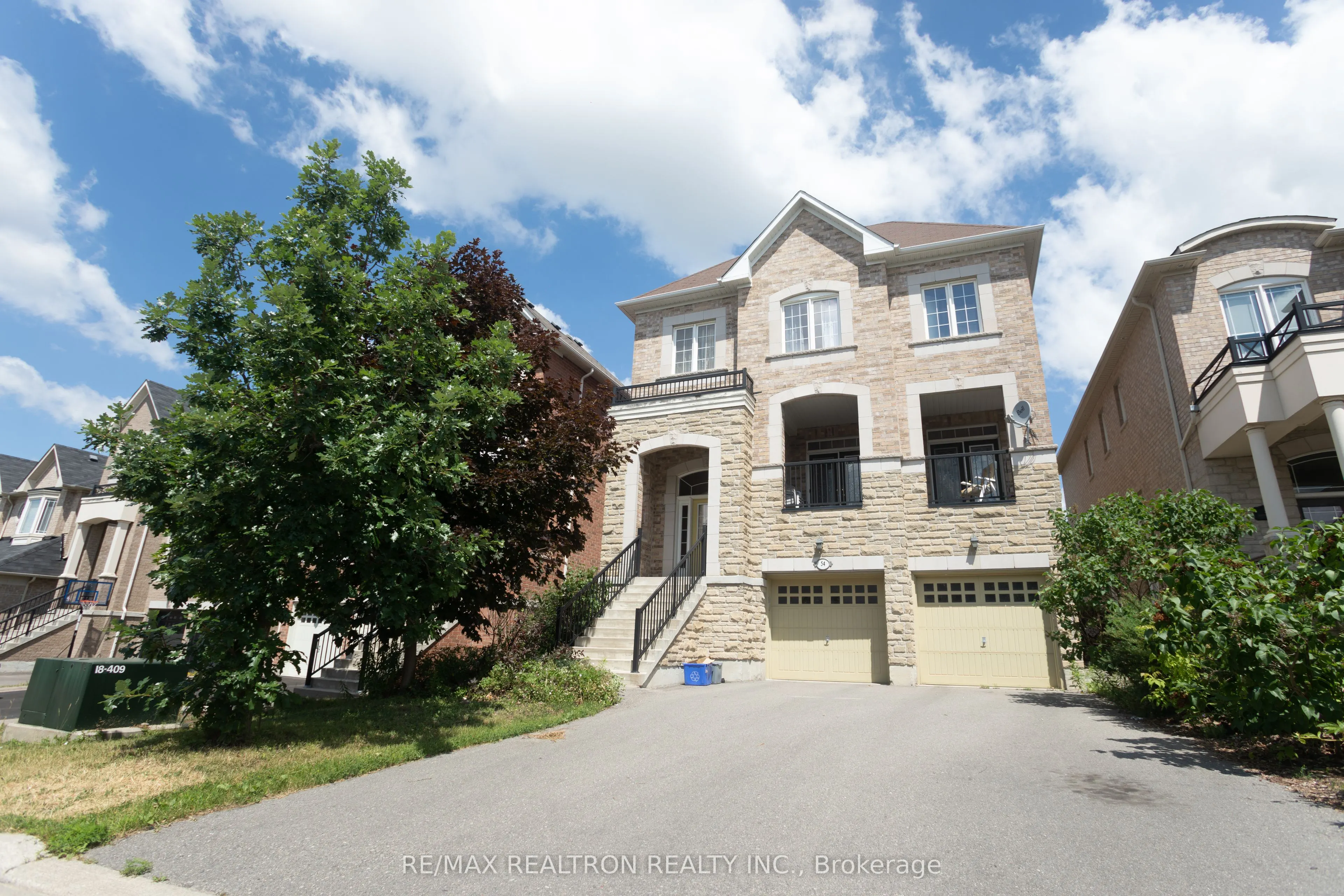 54 Chayna Crescent