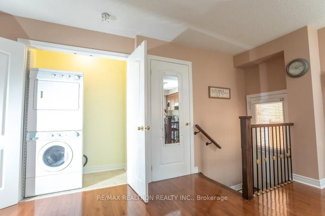 54 Chayna Crescent