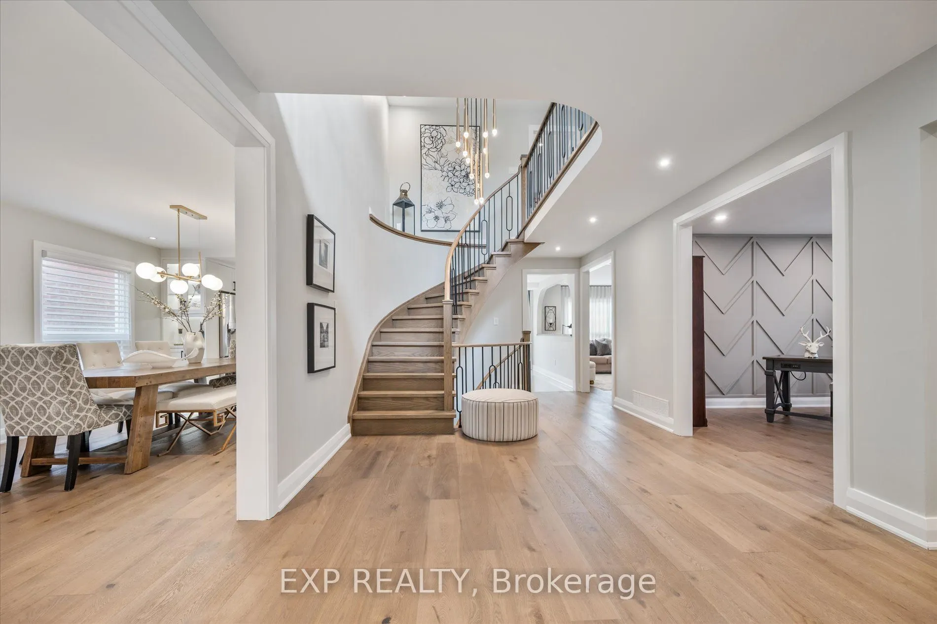 10 Stratford Drive