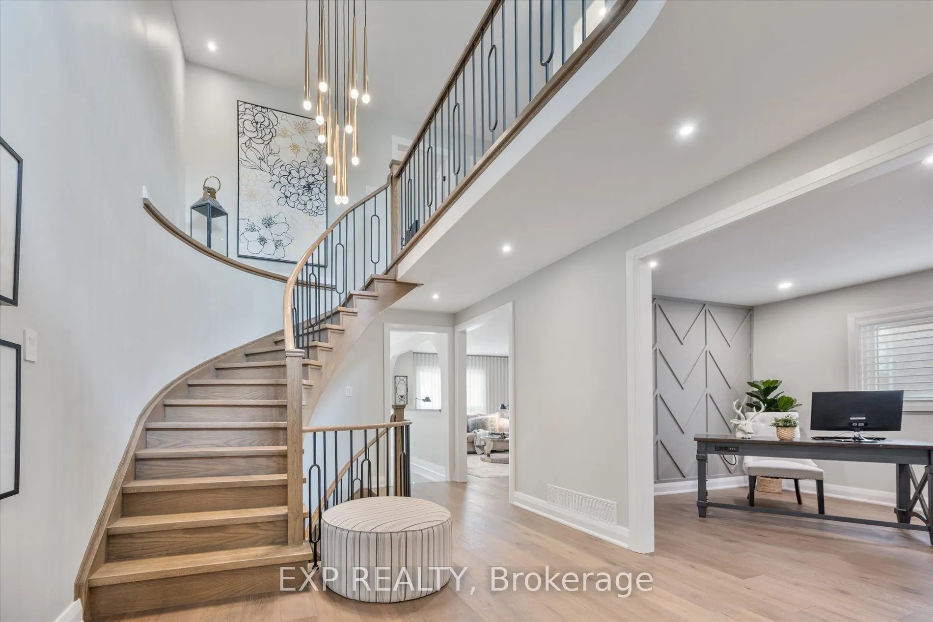 10 Stratford Drive