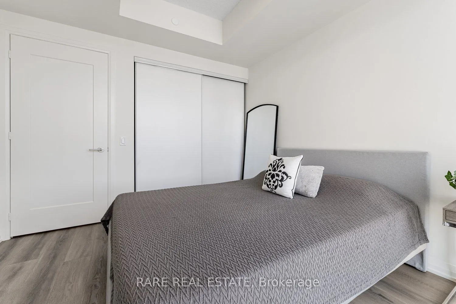 9000 Jane Street, #2110