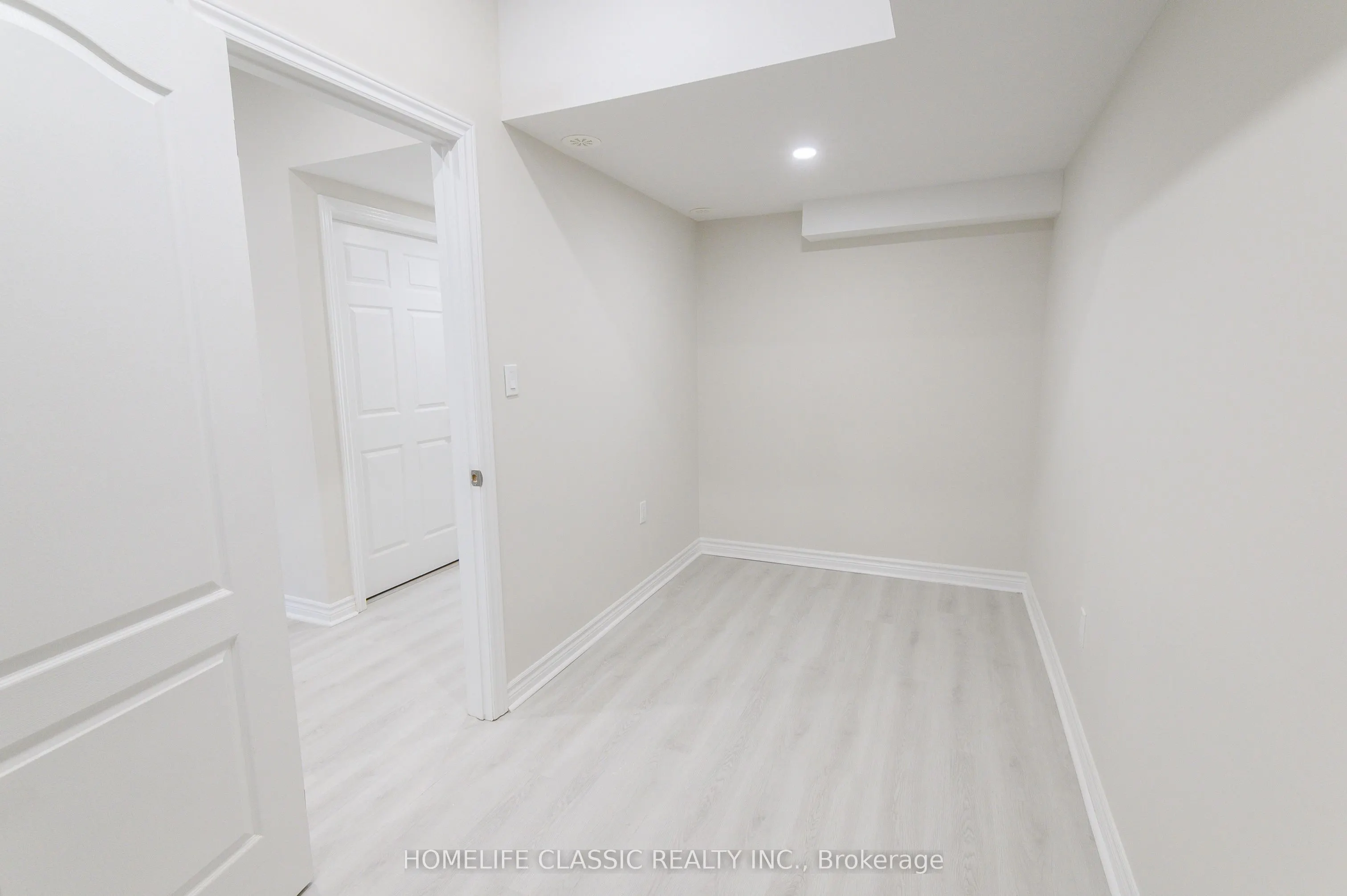 2915 Bur Oak Avenue, #1st Fl.