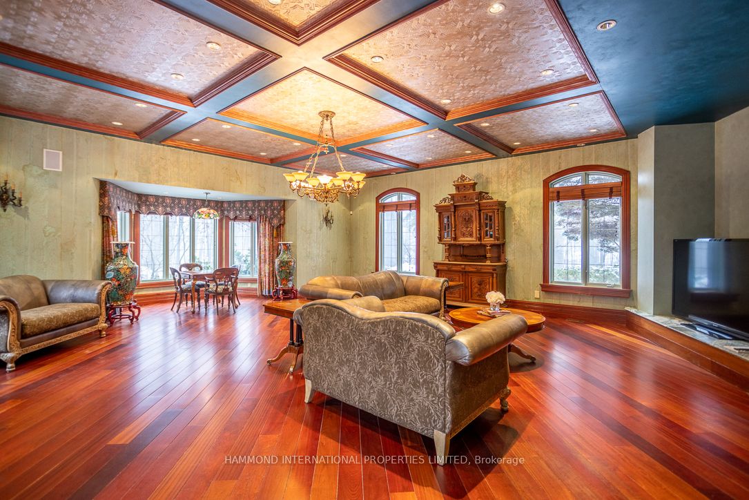 76 Quail Run Boulevard