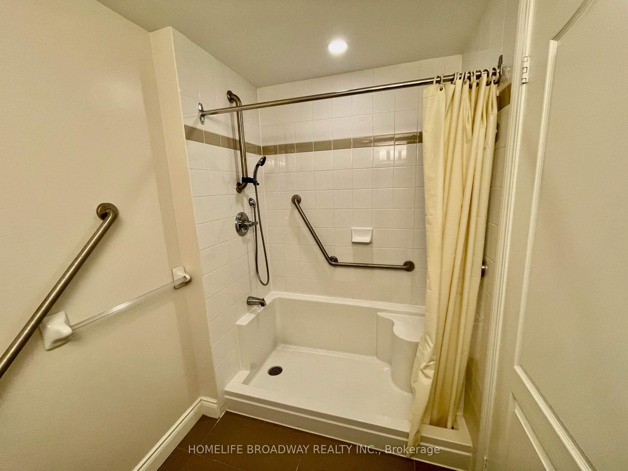 1 Sun Yat-Sen Avenue, #315