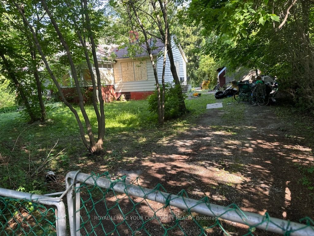 108 Yongehurst Road