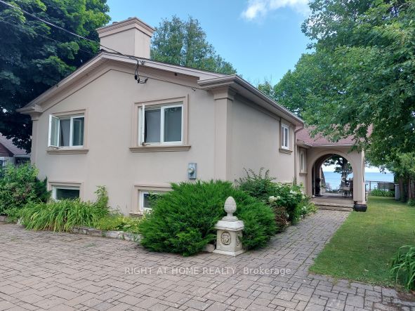 643 Lakelands Avenue