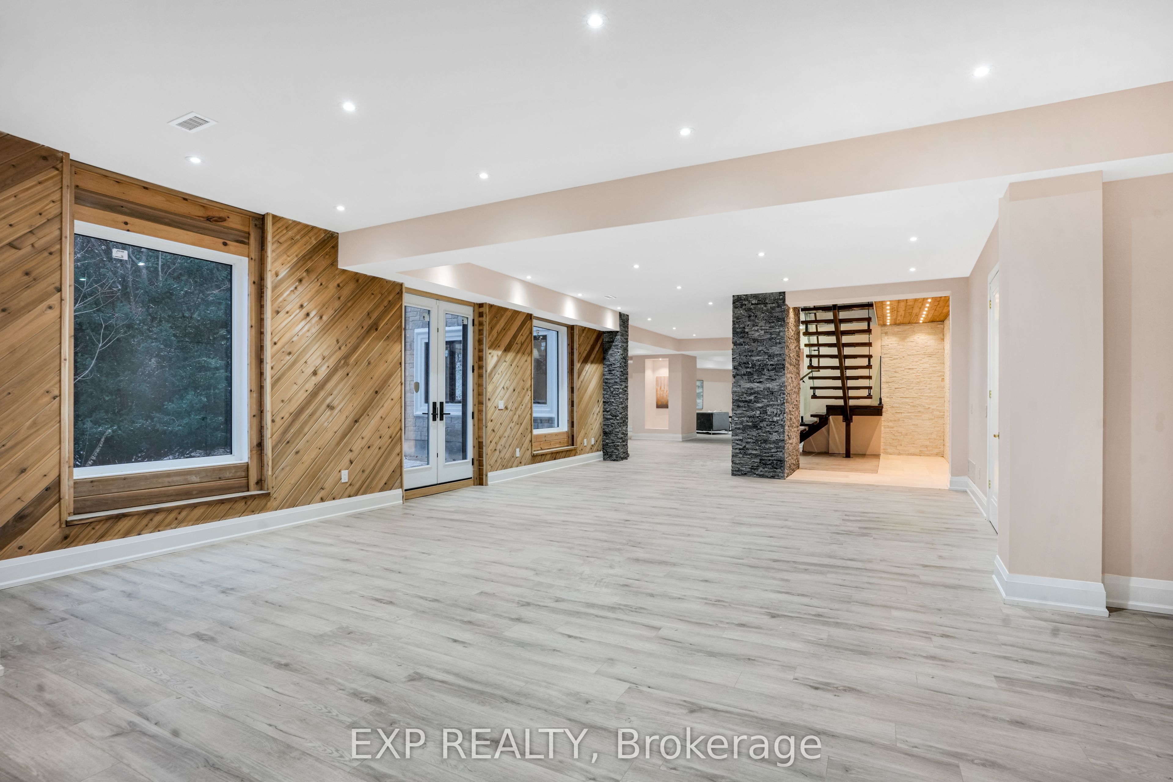 15 Glenview Heights Lane