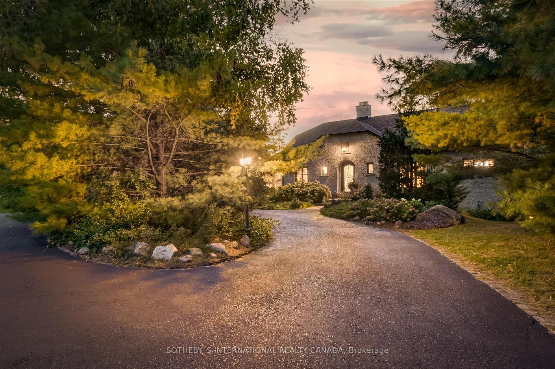 30 Kingswood Drive