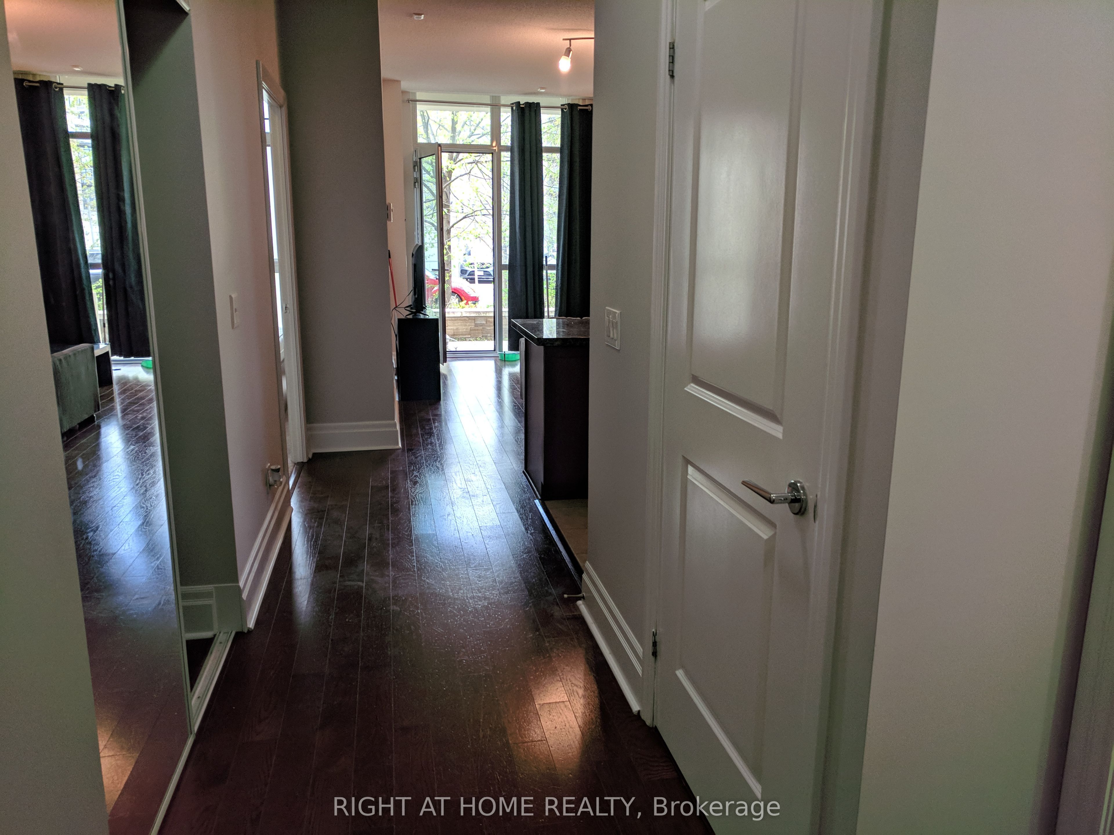 57 Upper Duke Crescent #102