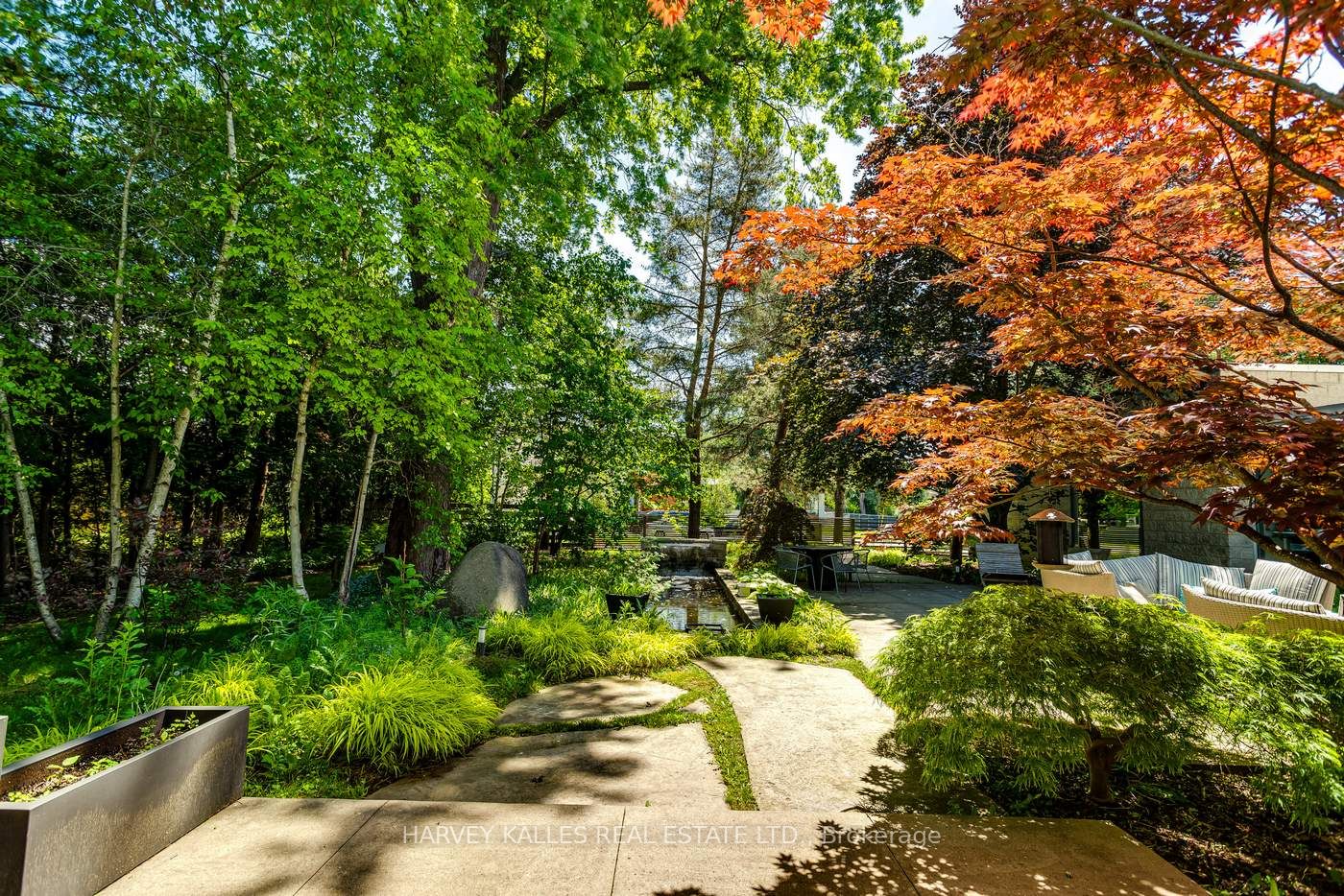 92 Westwood Lane