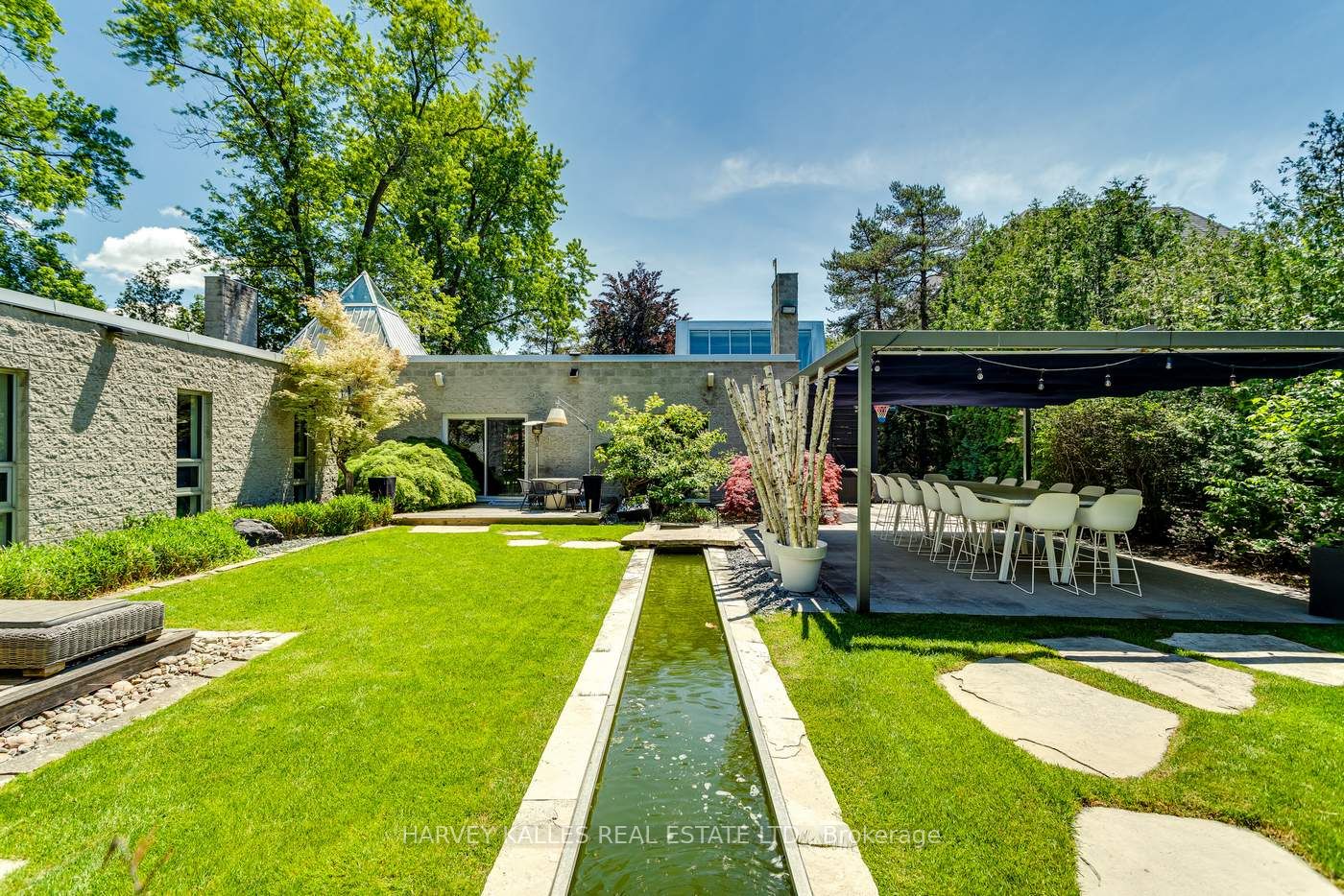92 Westwood Lane