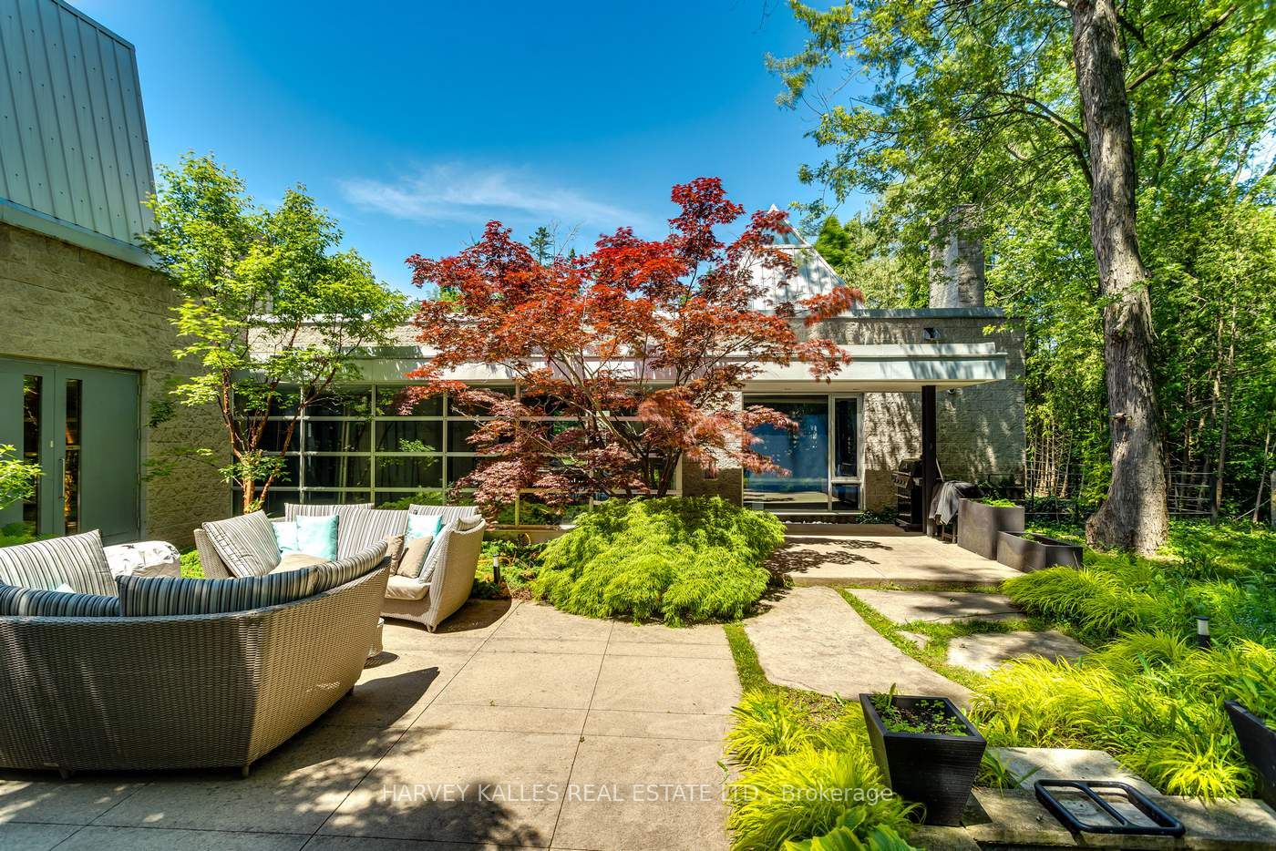 92 Westwood Lane
