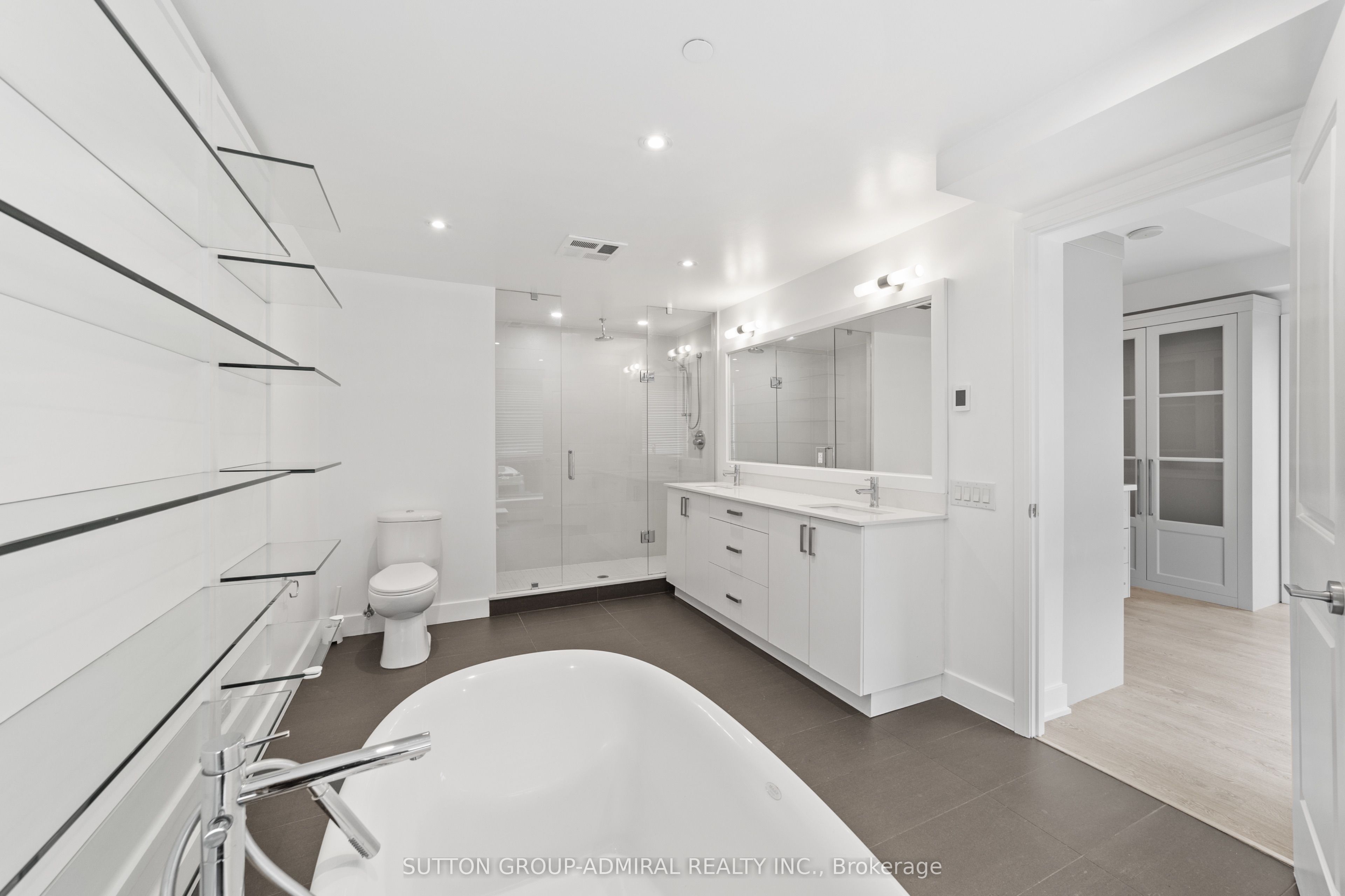 7608 Yonge Street, #514