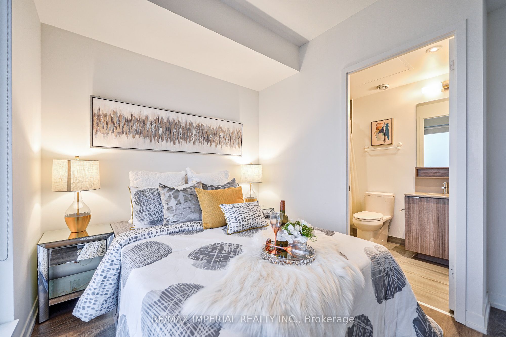898 Portage Parkway, #2710