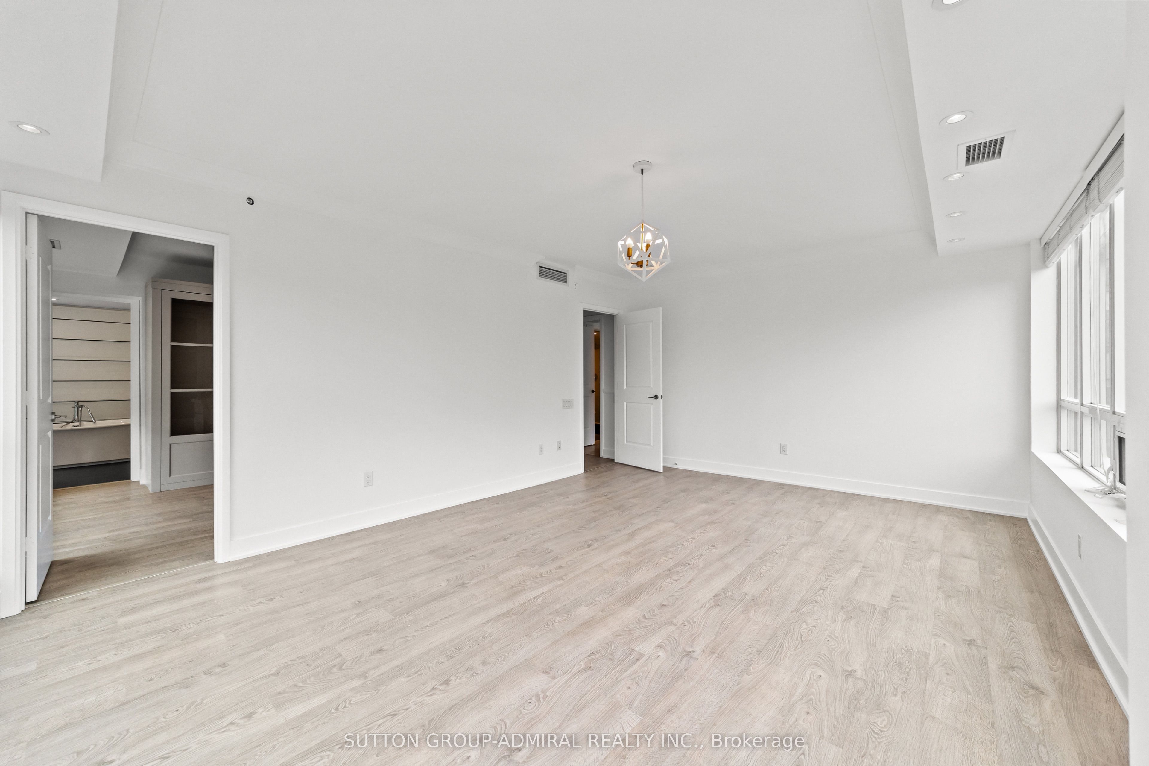 7608 Yonge Street, #514