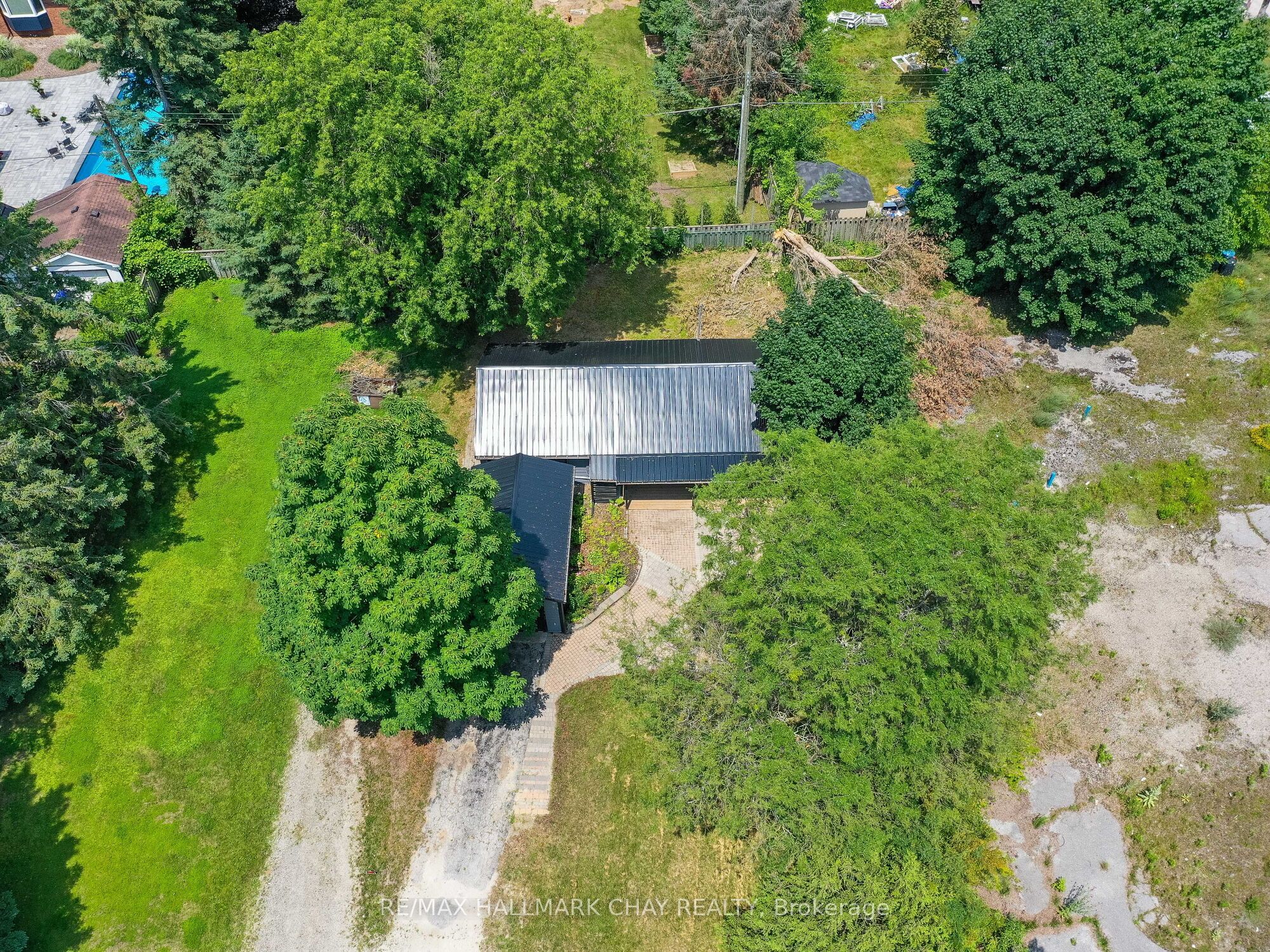 268 Victoria Street E