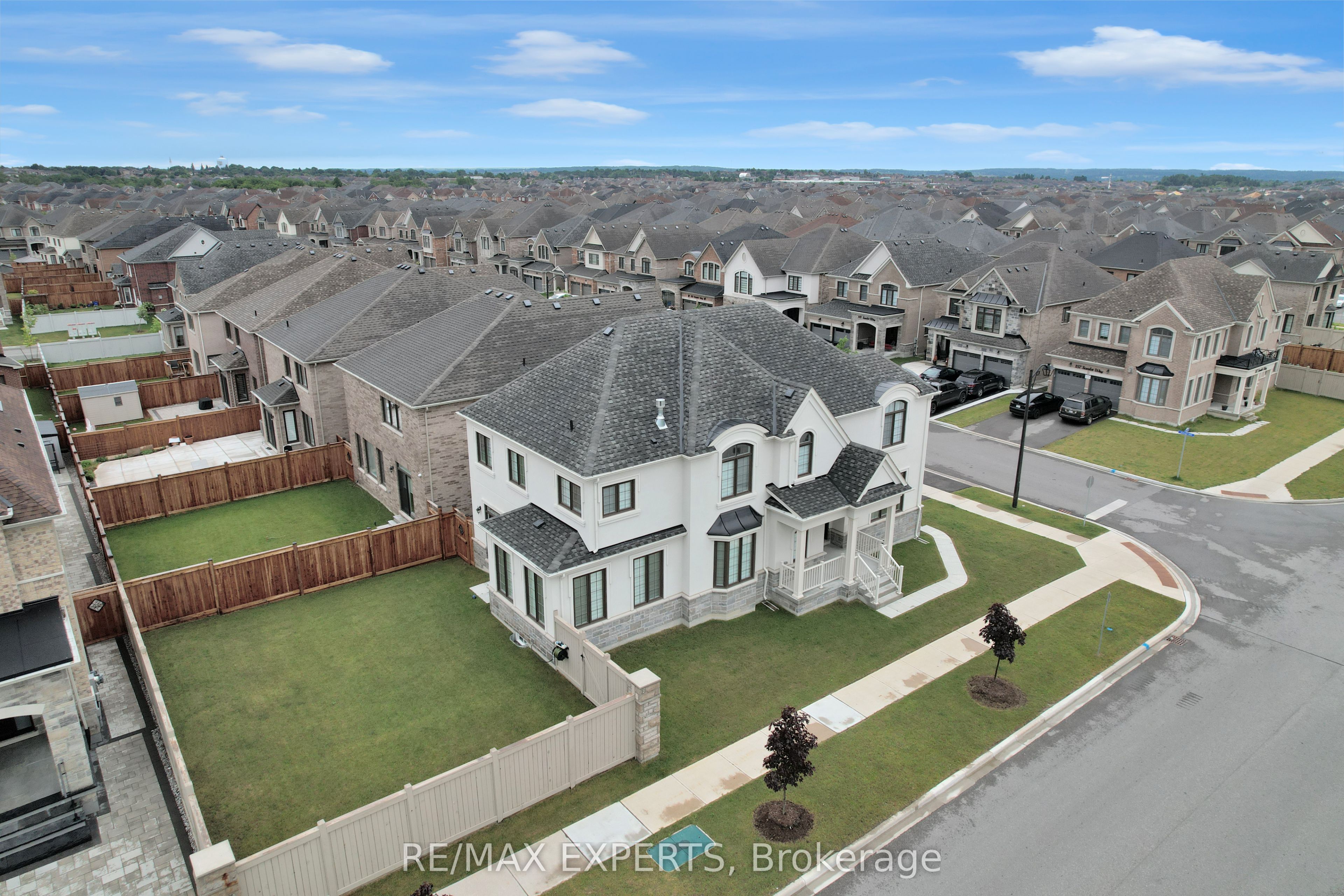158 Scarlet Way