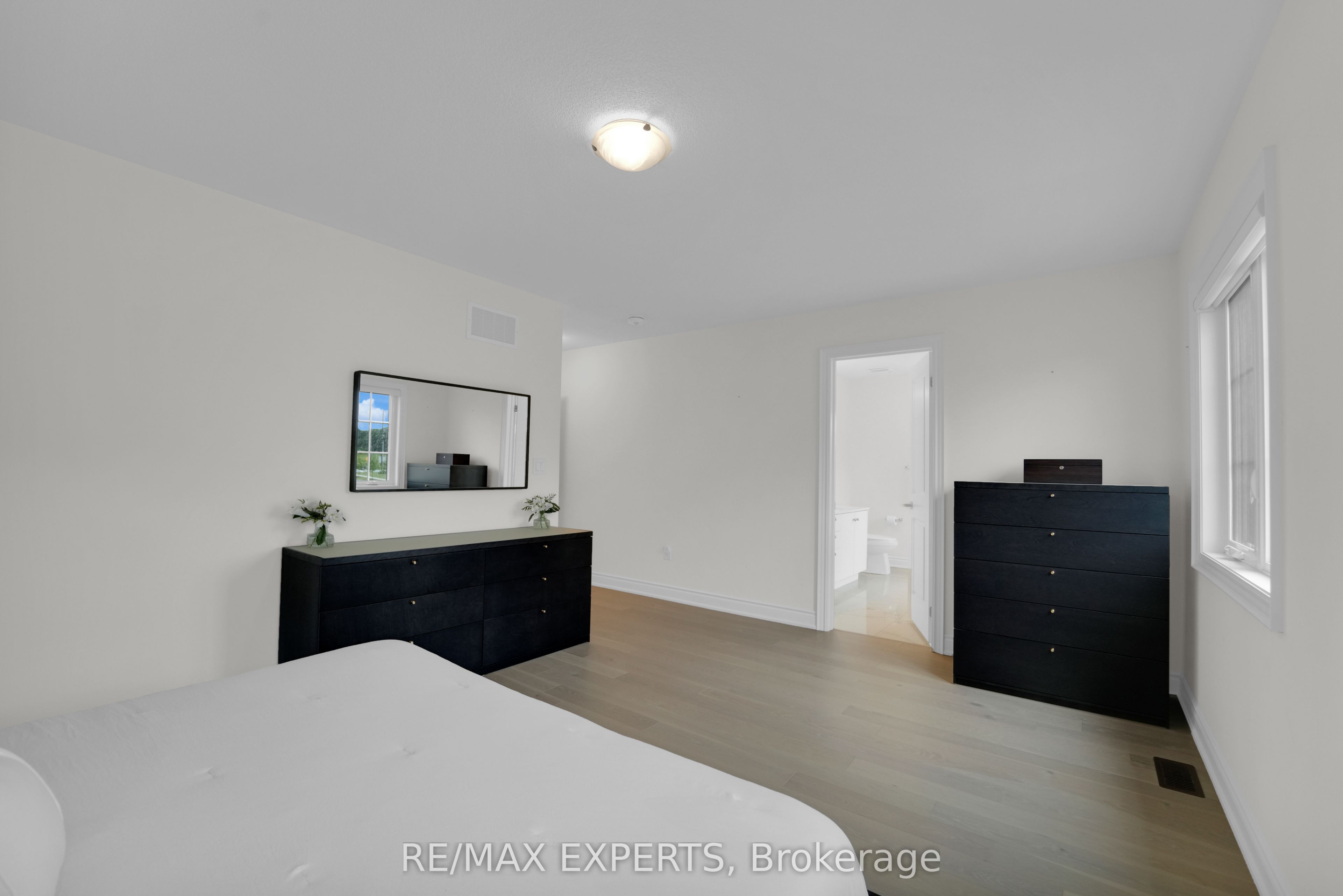 158 Scarlet Way