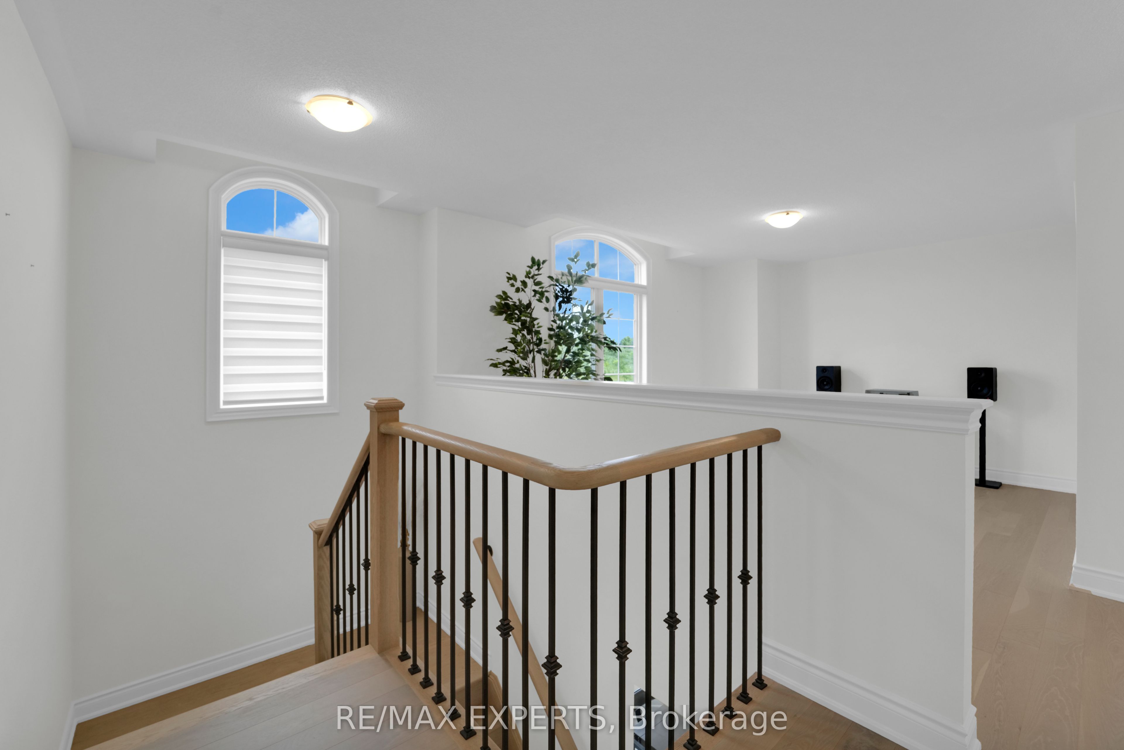 158 Scarlet Way