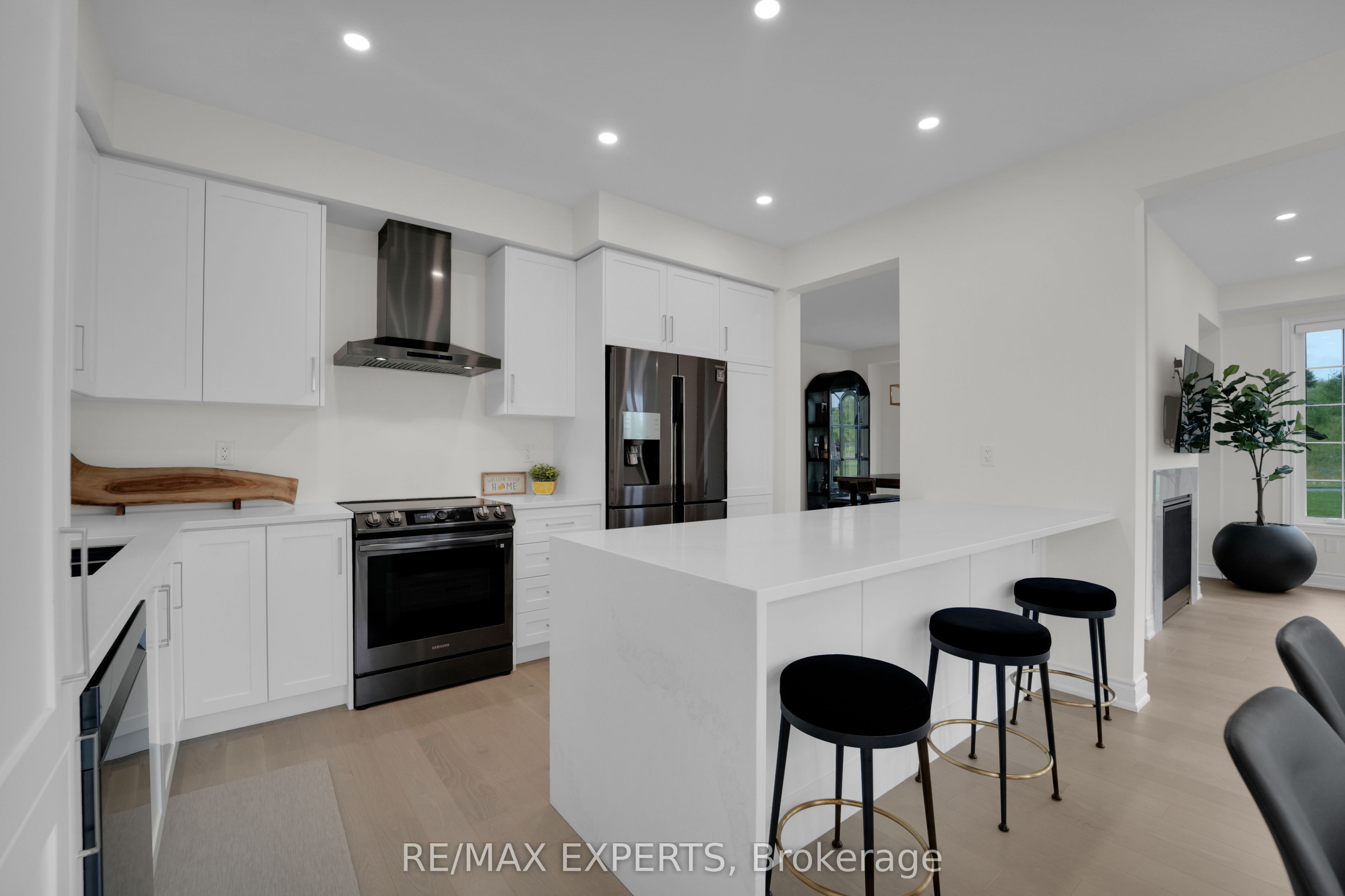 158 Scarlet Way