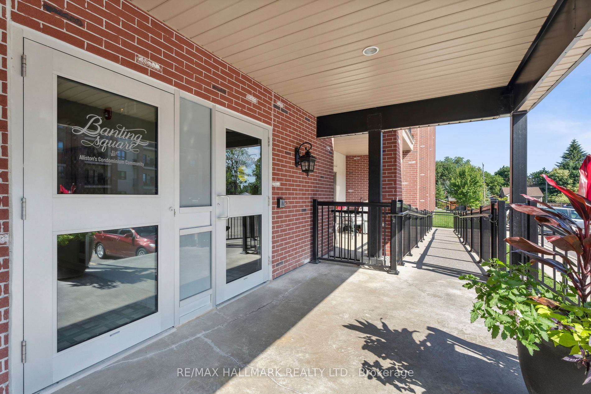 157 Wellington Street E #304