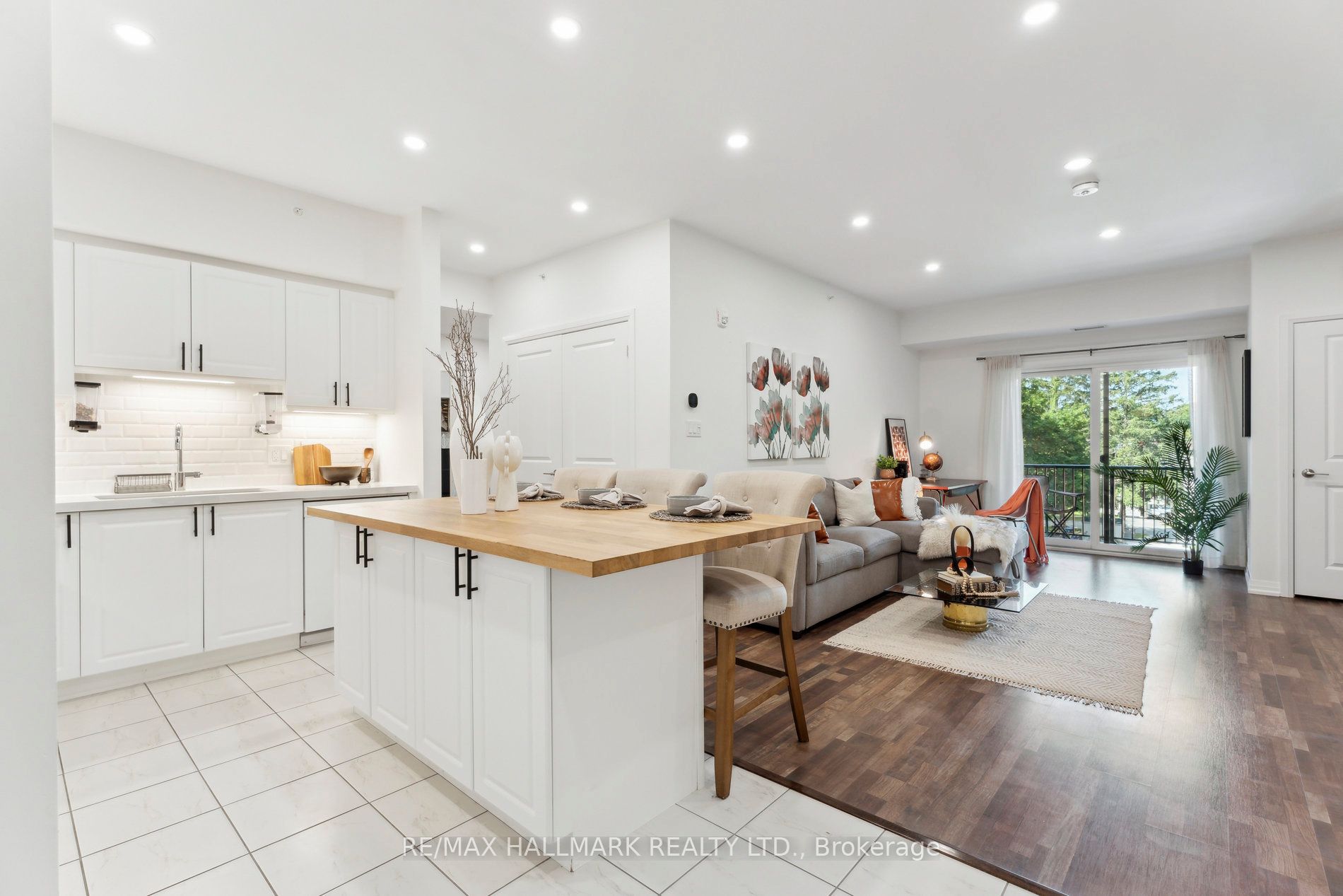 157 Wellington Street E #304