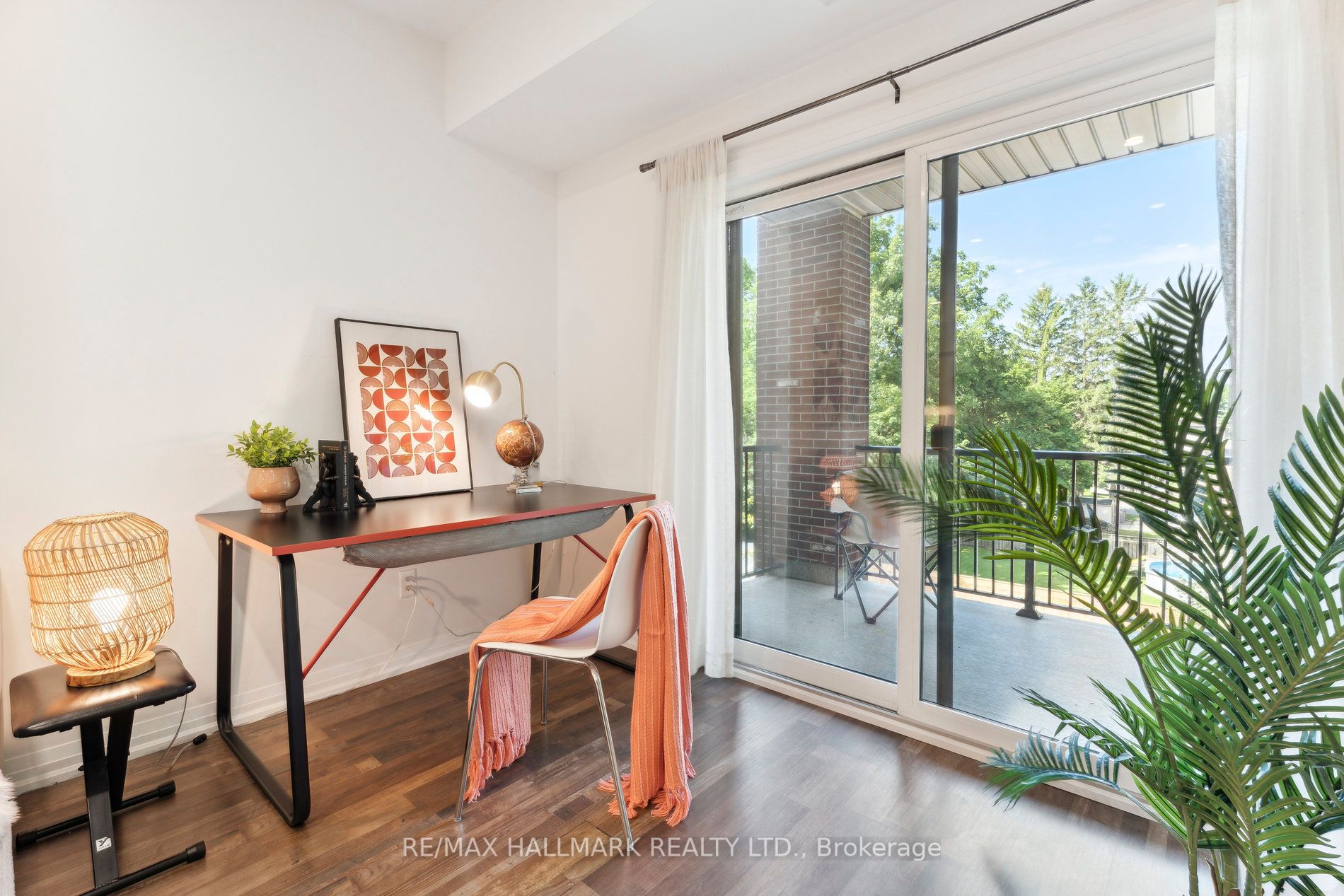 157 Wellington Street E #304