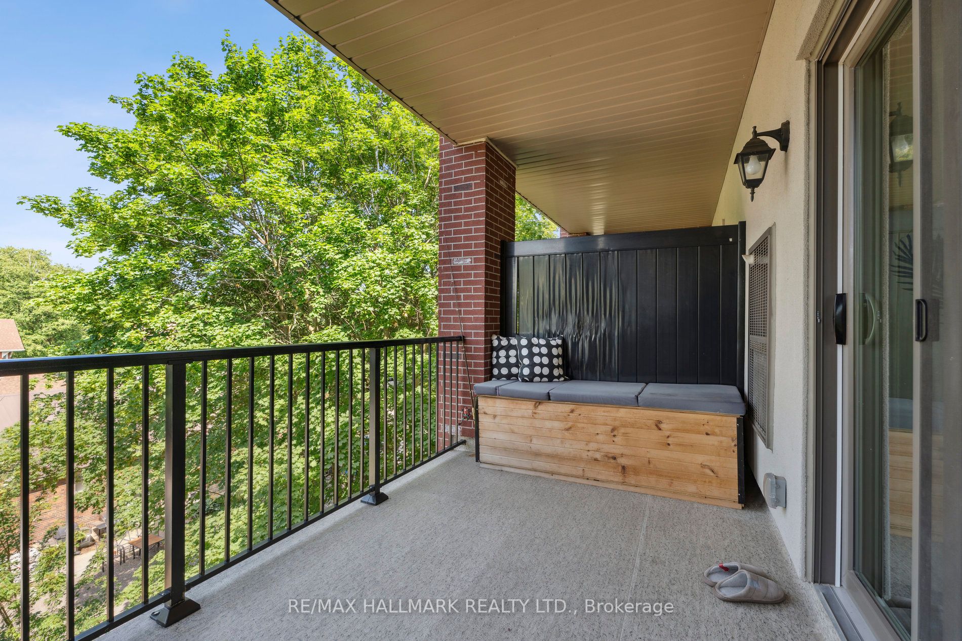 157 Wellington Street E #304